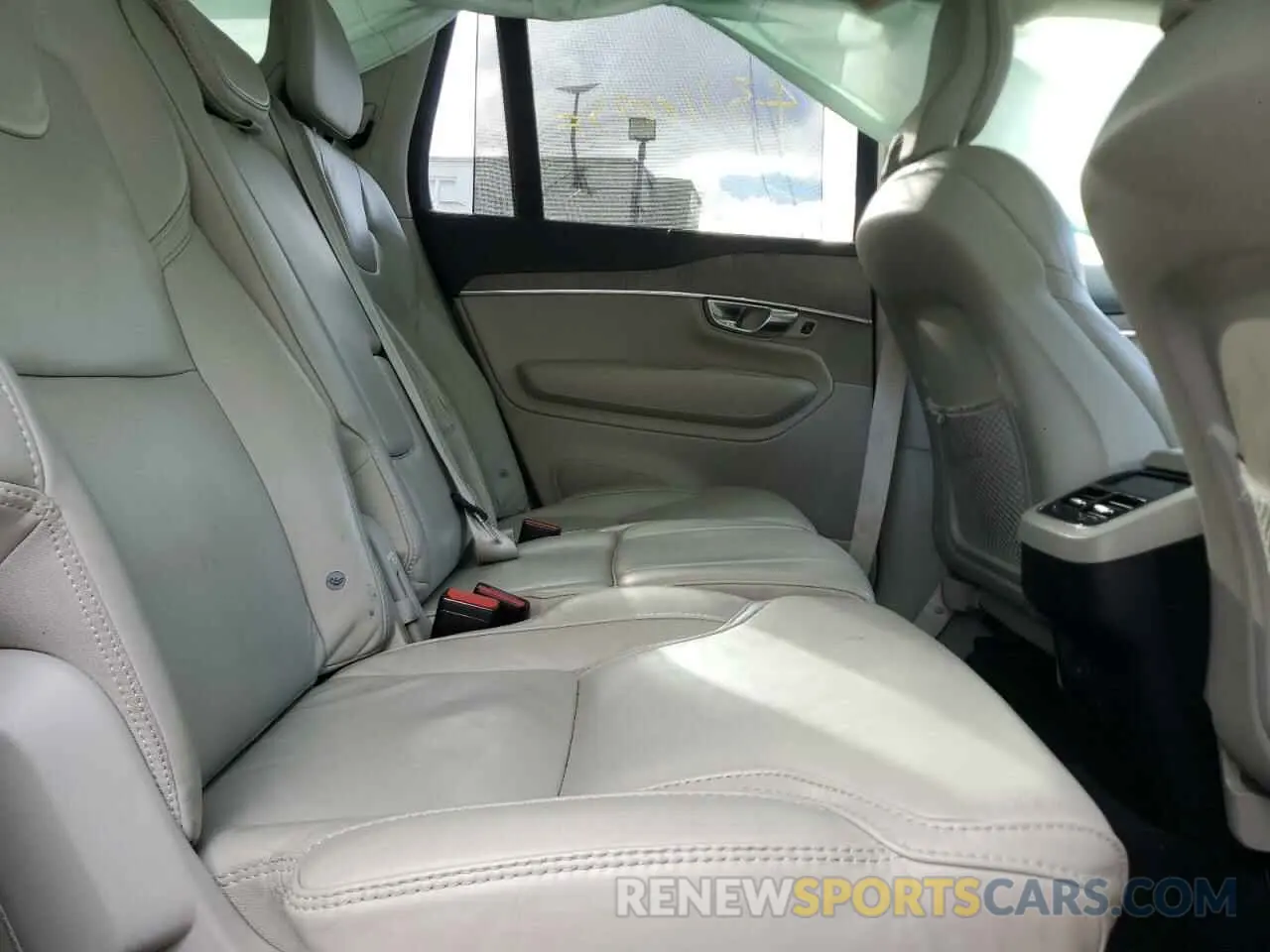11 fotografías del automóvil dañado YV4A22PL8N1871611 VOLVO XC90 2022
