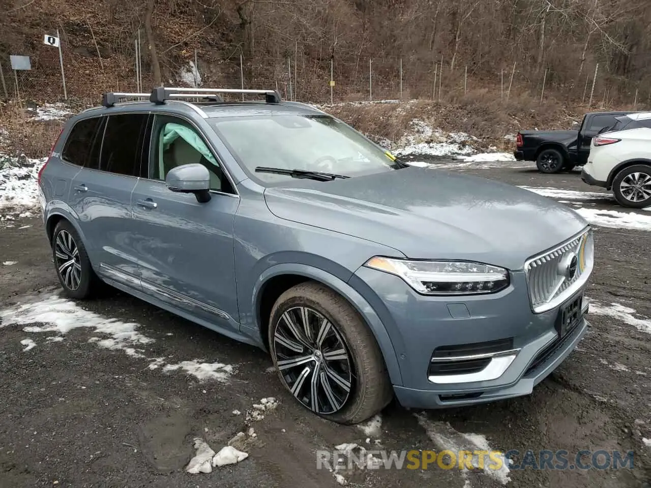 4 fotografías del automóvil dañado YV4A22PL8N1871611 VOLVO XC90 2022