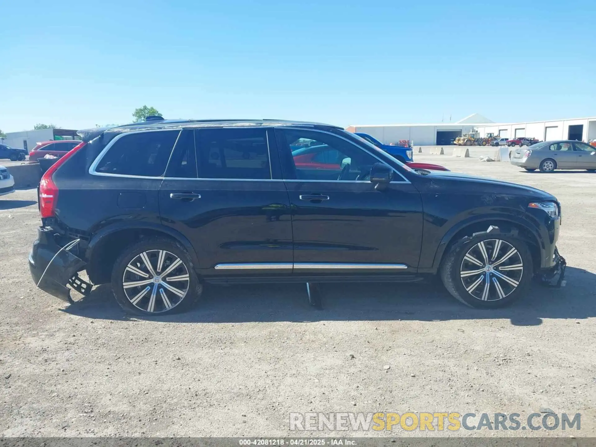 13 fotografías del automóvil dañado YV4A22PLXN1825701 VOLVO XC90 2022