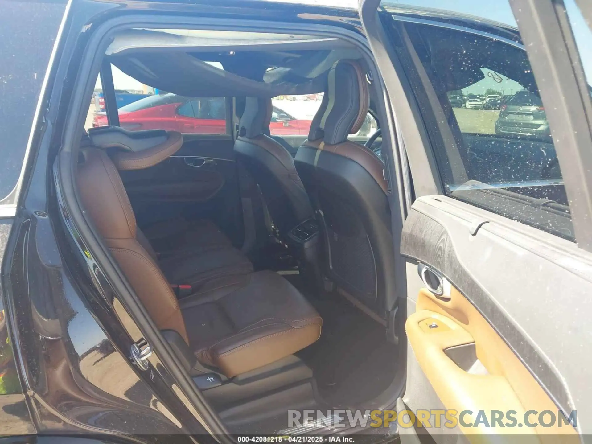 8 fotografías del automóvil dañado YV4A22PLXN1825701 VOLVO XC90 2022
