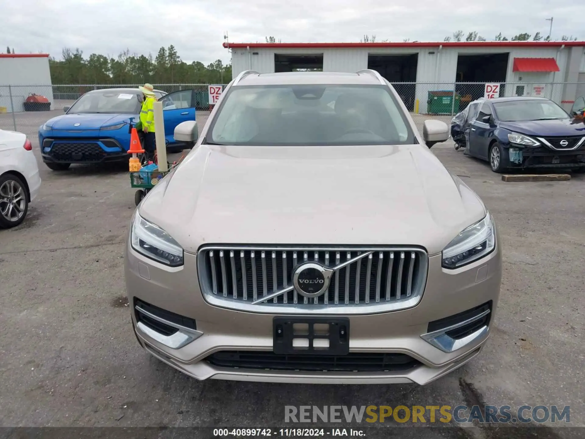 12 fotografías del automóvil dañado YV40621N1P1991537 VOLVO XC90 2023