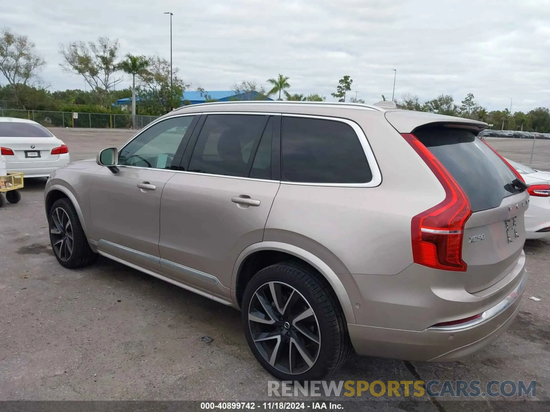 3 fotografías del automóvil dañado YV40621N1P1991537 VOLVO XC90 2023