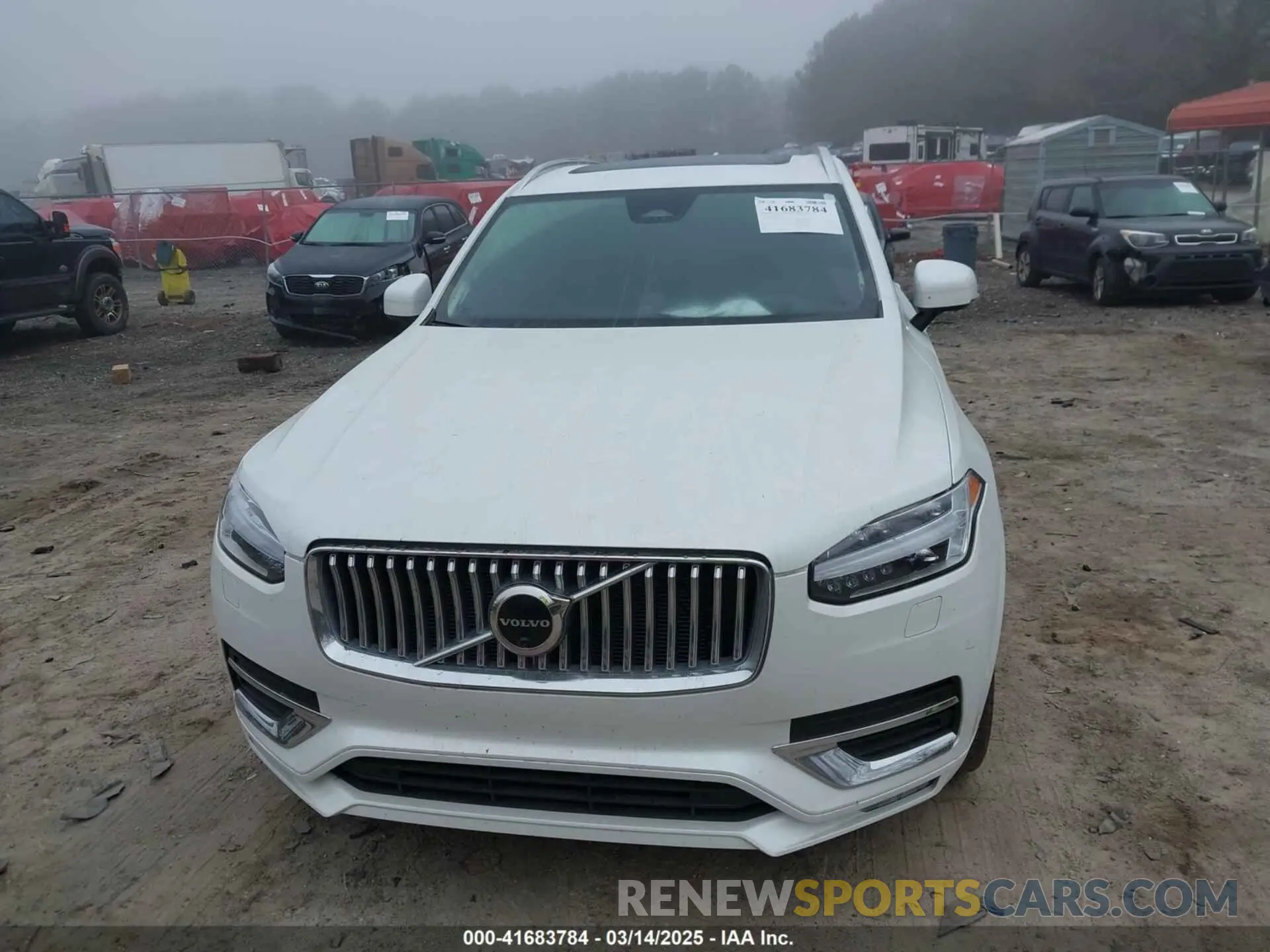 13 fotografías del automóvil dañado YV4062PA8P1959317 VOLVO XC90 2023