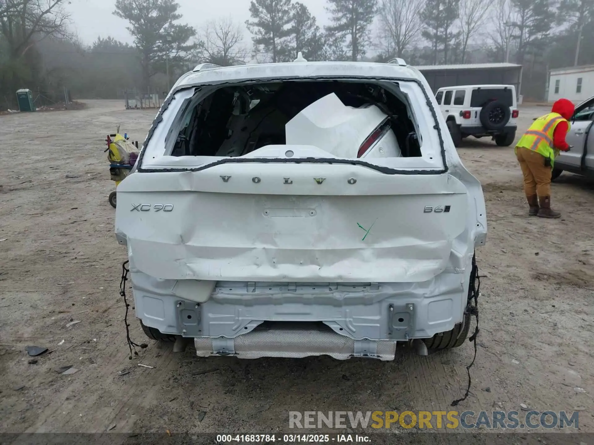 17 fotografías del automóvil dañado YV4062PA8P1959317 VOLVO XC90 2023