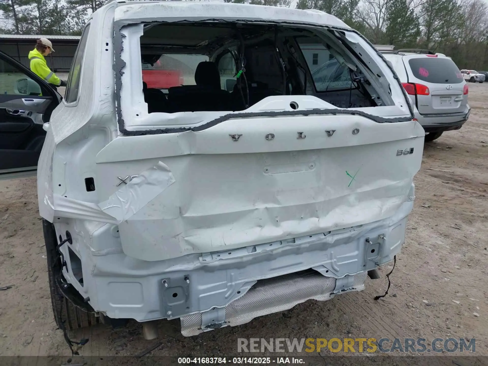 6 fotografías del automóvil dañado YV4062PA8P1959317 VOLVO XC90 2023