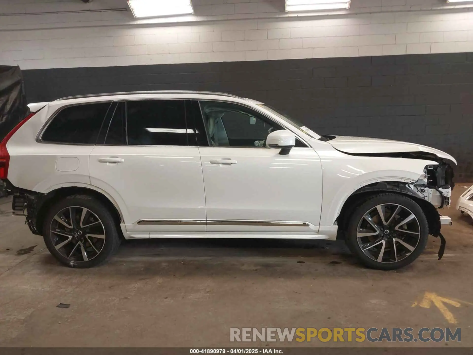 14 fotografías del automóvil dañado YV4062PN1P1985051 VOLVO XC90 2023