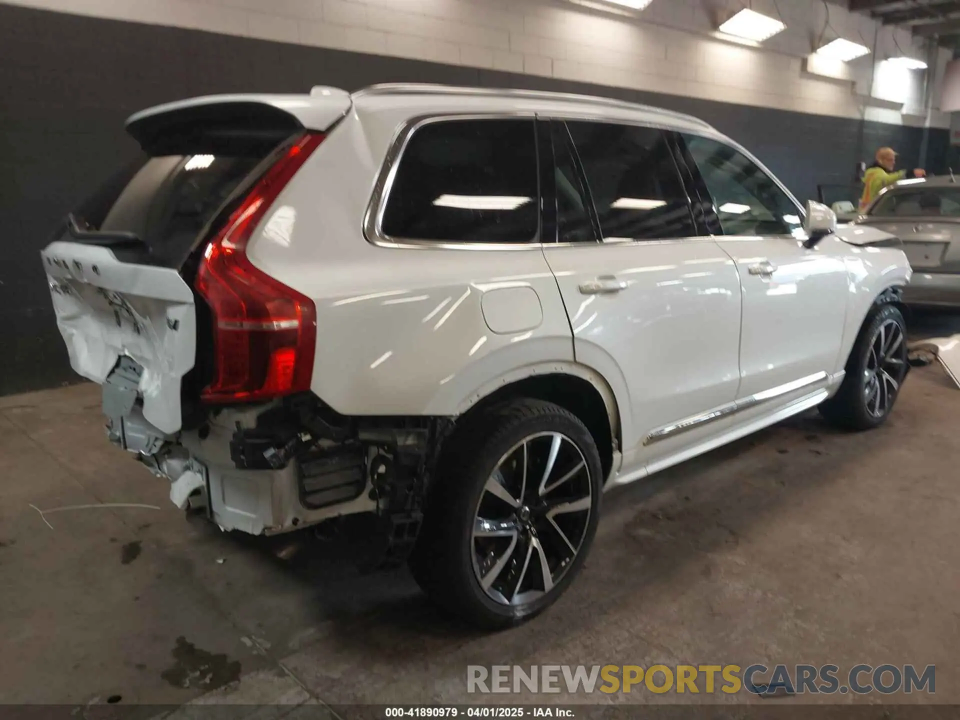 4 fotografías del automóvil dañado YV4062PN1P1985051 VOLVO XC90 2023