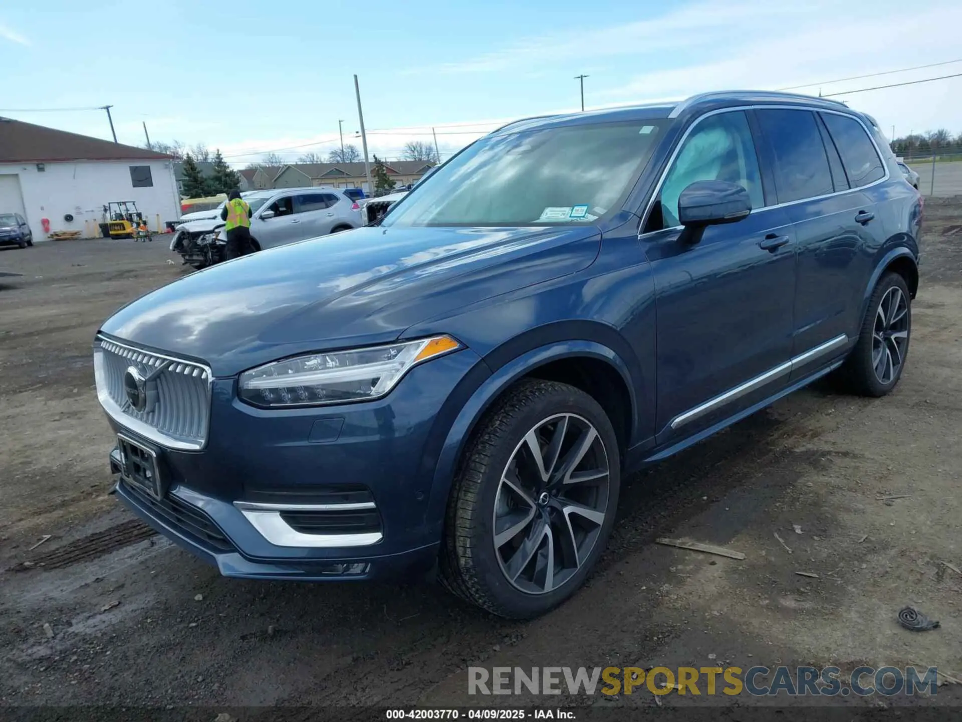 2 fotografías del automóvil dañado YV4062PN3P1984998 VOLVO XC90 2023