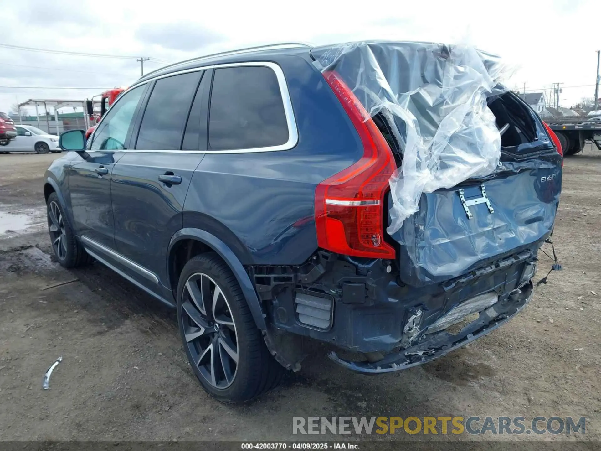 3 fotografías del automóvil dañado YV4062PN3P1984998 VOLVO XC90 2023
