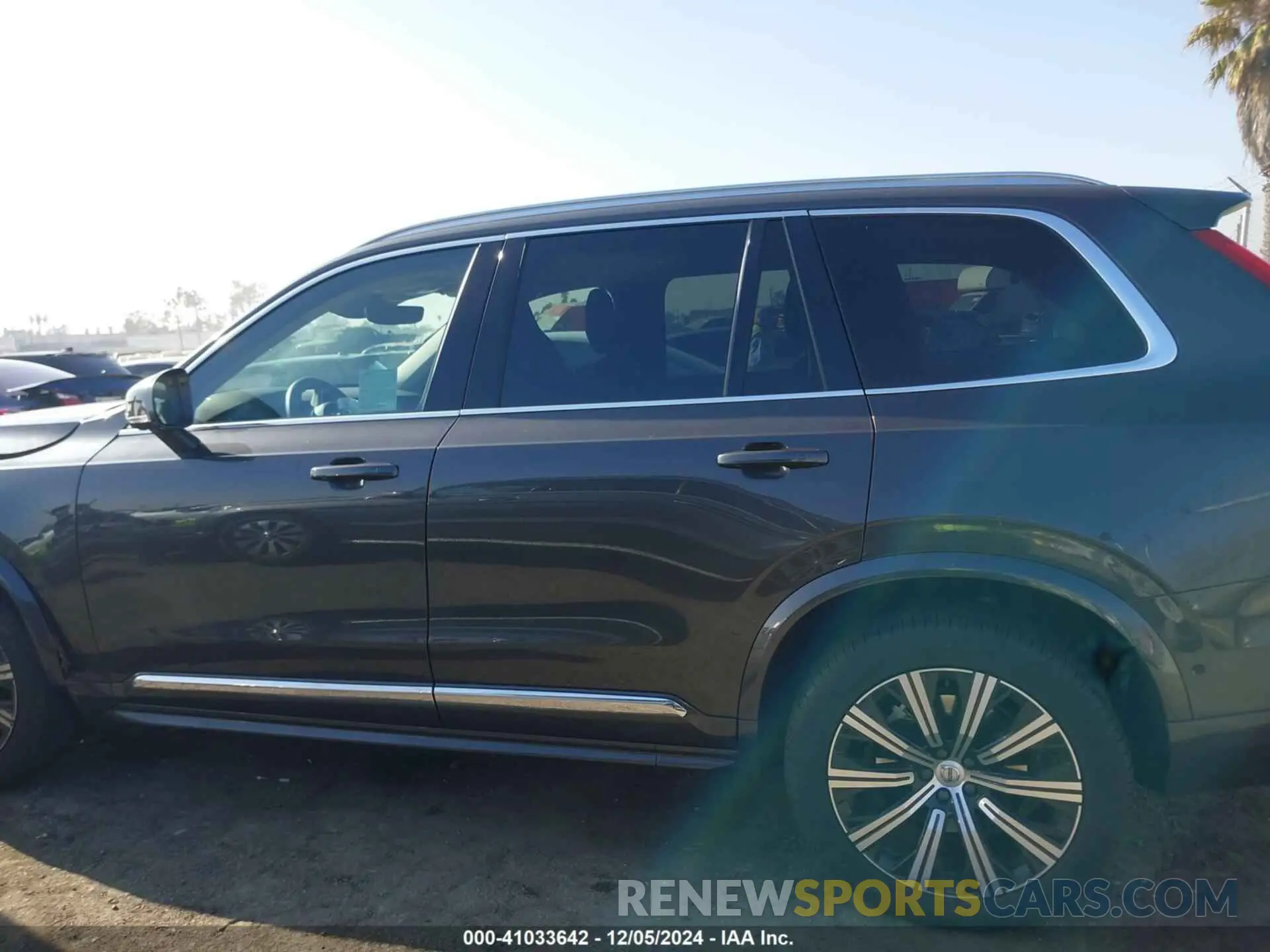 14 fotografías del automóvil dañado YV4062PN6P1997826 VOLVO XC90 2023