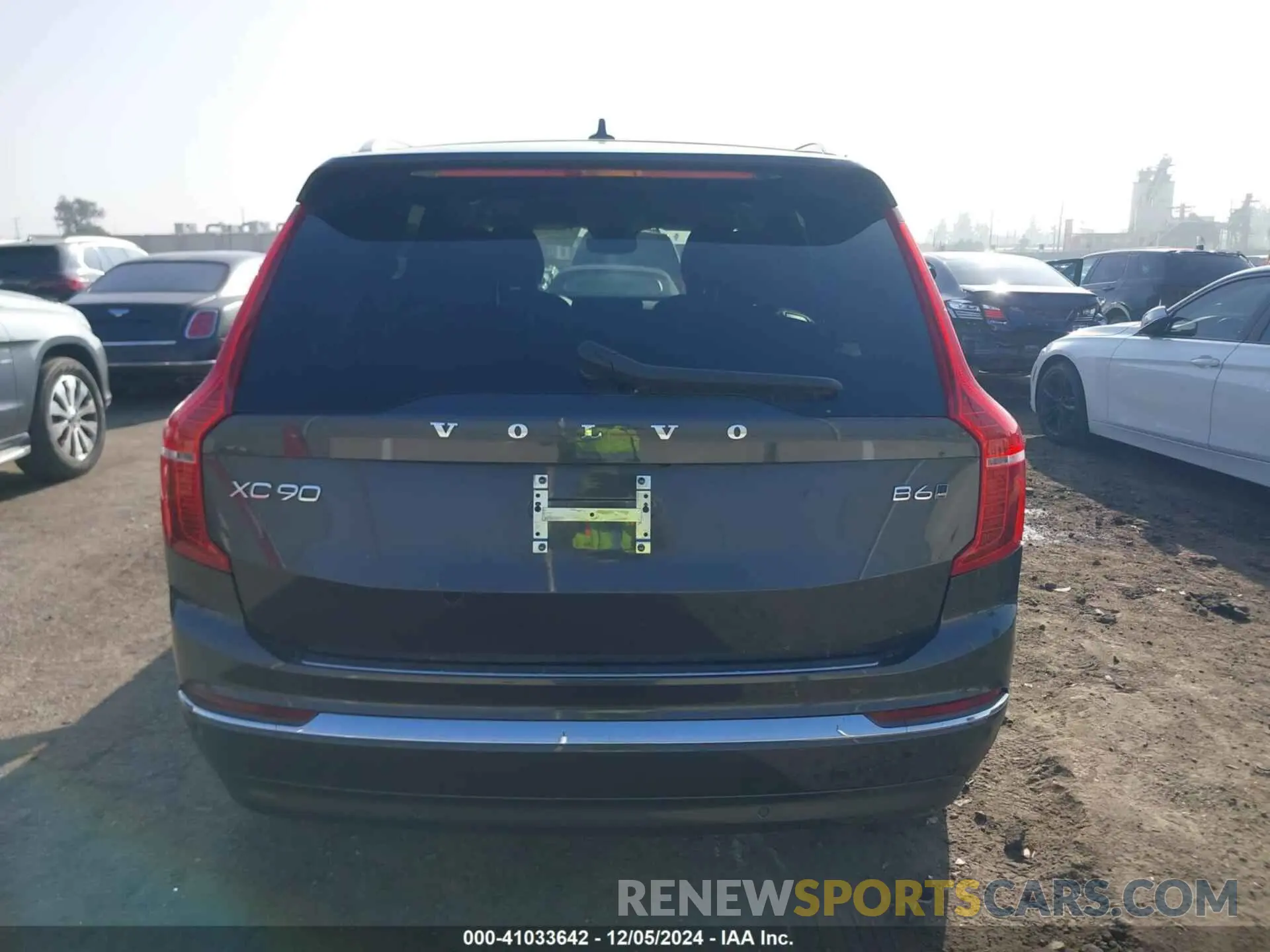 16 fotografías del automóvil dañado YV4062PN6P1997826 VOLVO XC90 2023
