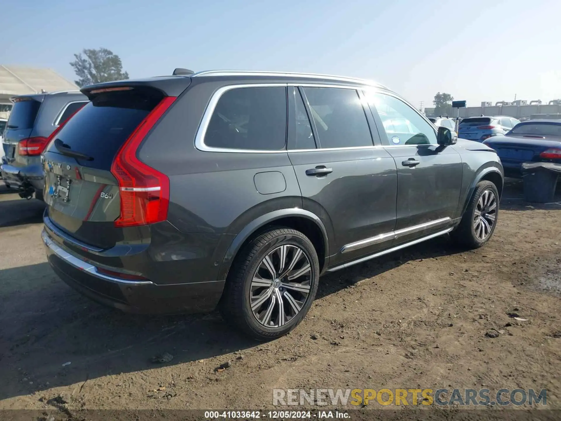 4 fotografías del automóvil dañado YV4062PN6P1997826 VOLVO XC90 2023