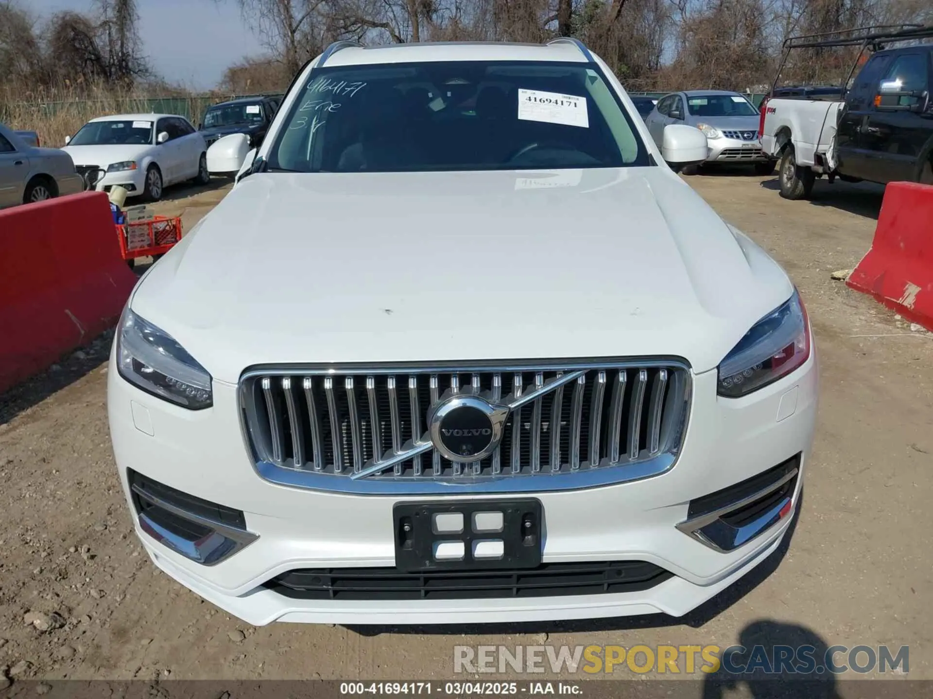 13 fotografías del automóvil dañado YV4L12PN5P1972993 VOLVO XC90 2023