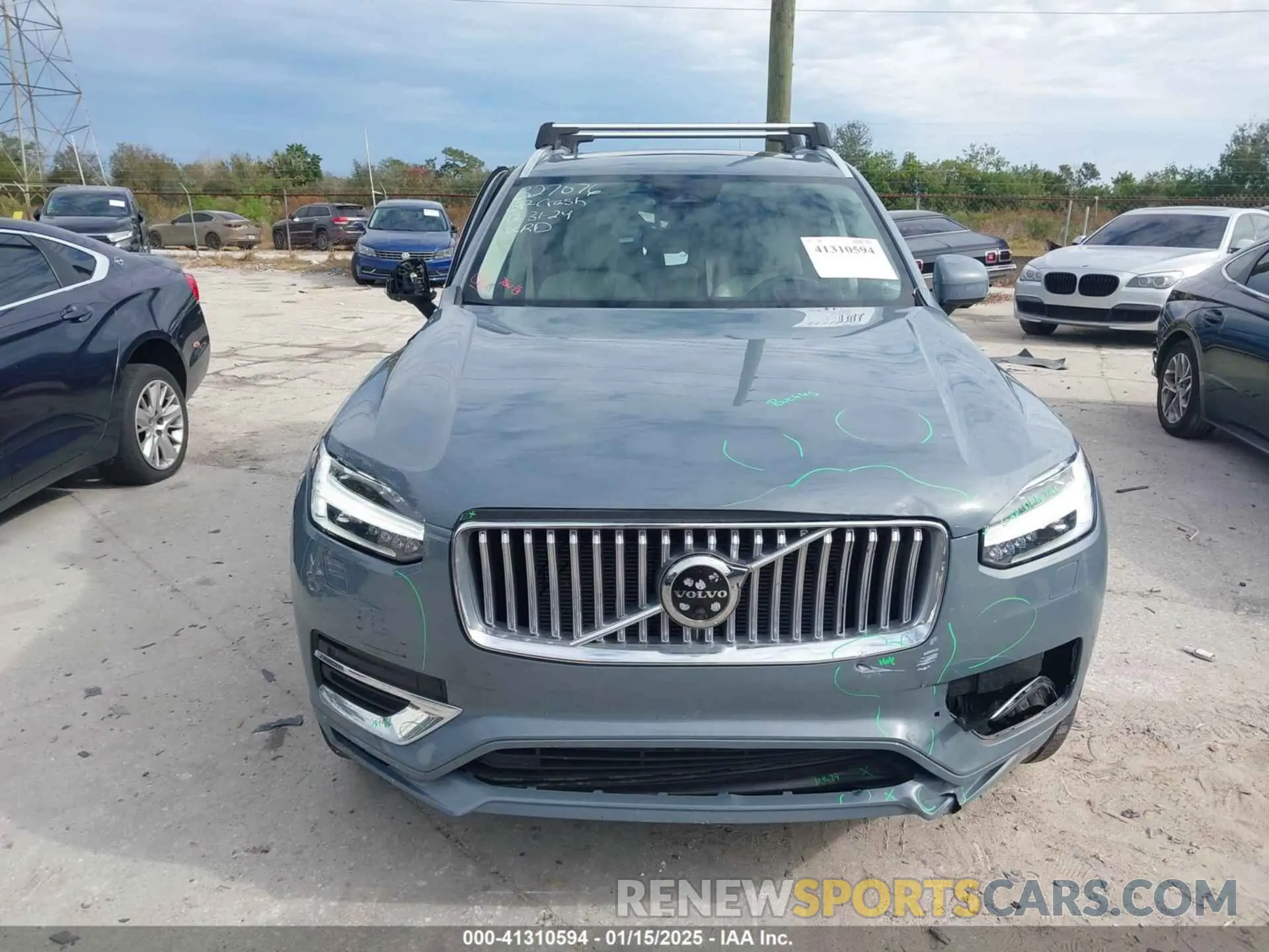 12 fotografías del automóvil dañado YV4L12PNXP1983388 VOLVO XC90 2023