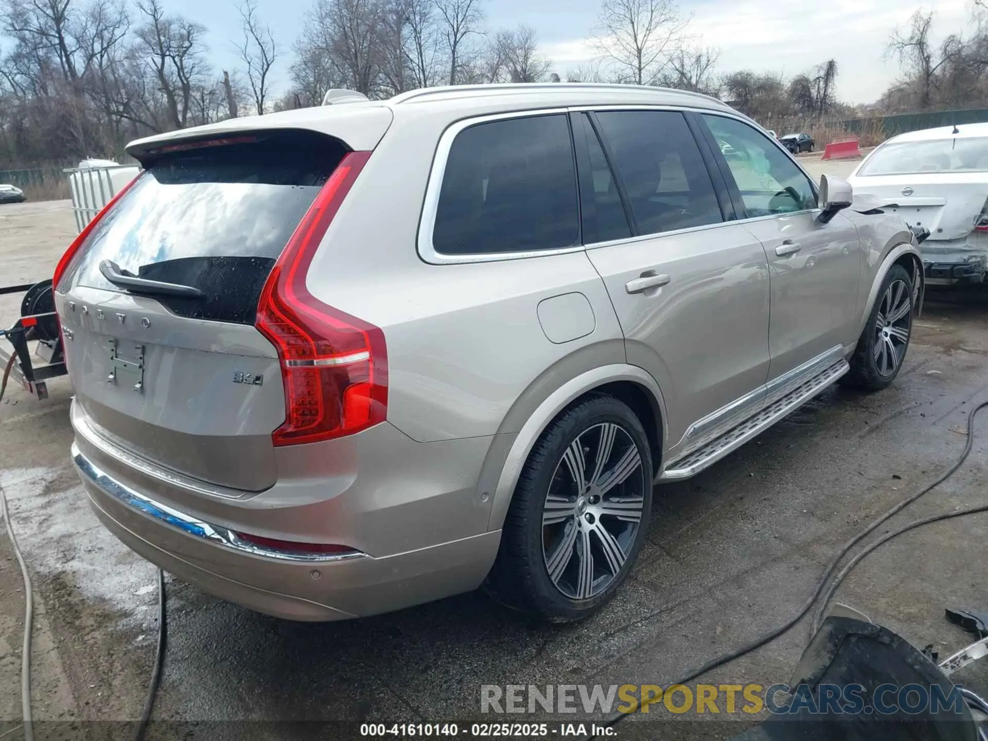 4 fotografías del automóvil dañado YV4062PF4R1208682 VOLVO XC90 2024
