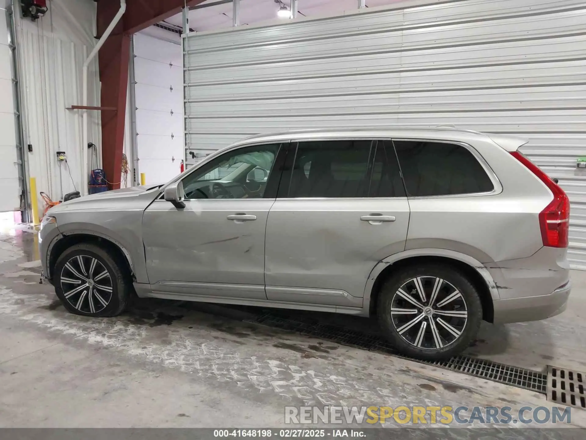 14 fotografías del automóvil dañado YV4062PK6R1161703 VOLVO XC90 2024
