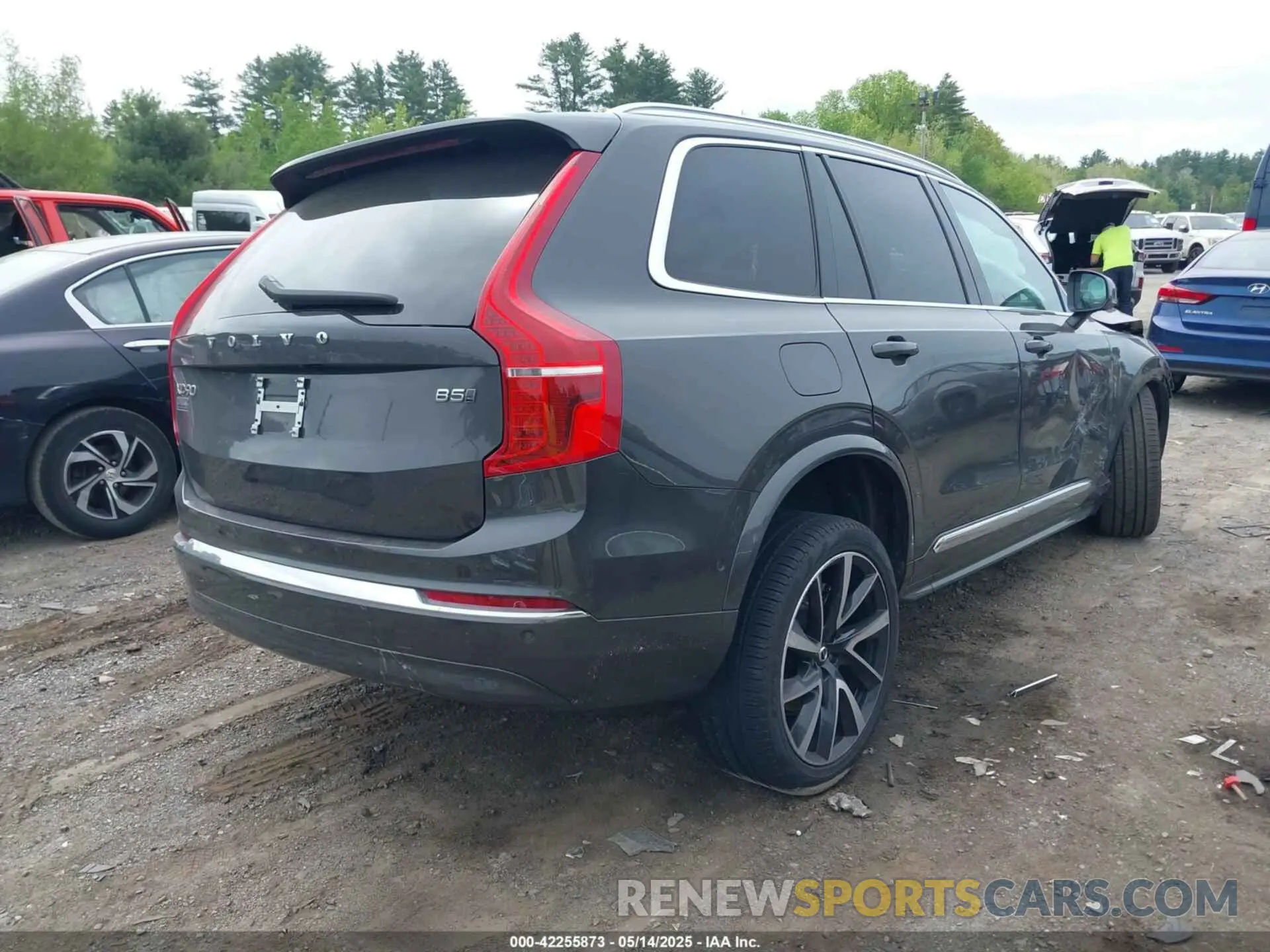 4 fotografías del automóvil dañado YV4L12PE1R1234921 VOLVO XC90 2024