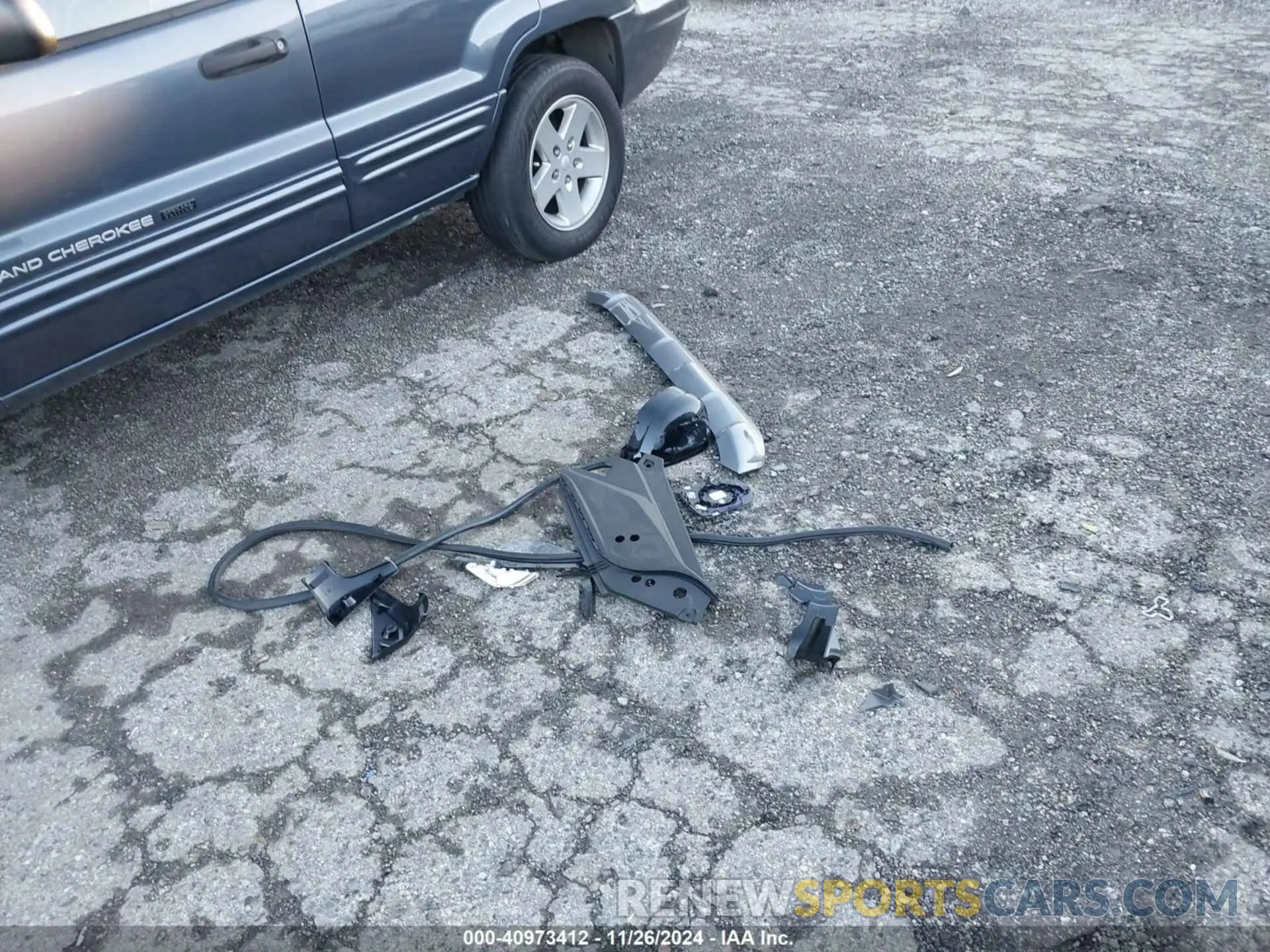 12 fotografías del automóvil dañado YV4L12PE4R1209107 VOLVO XC90 2024