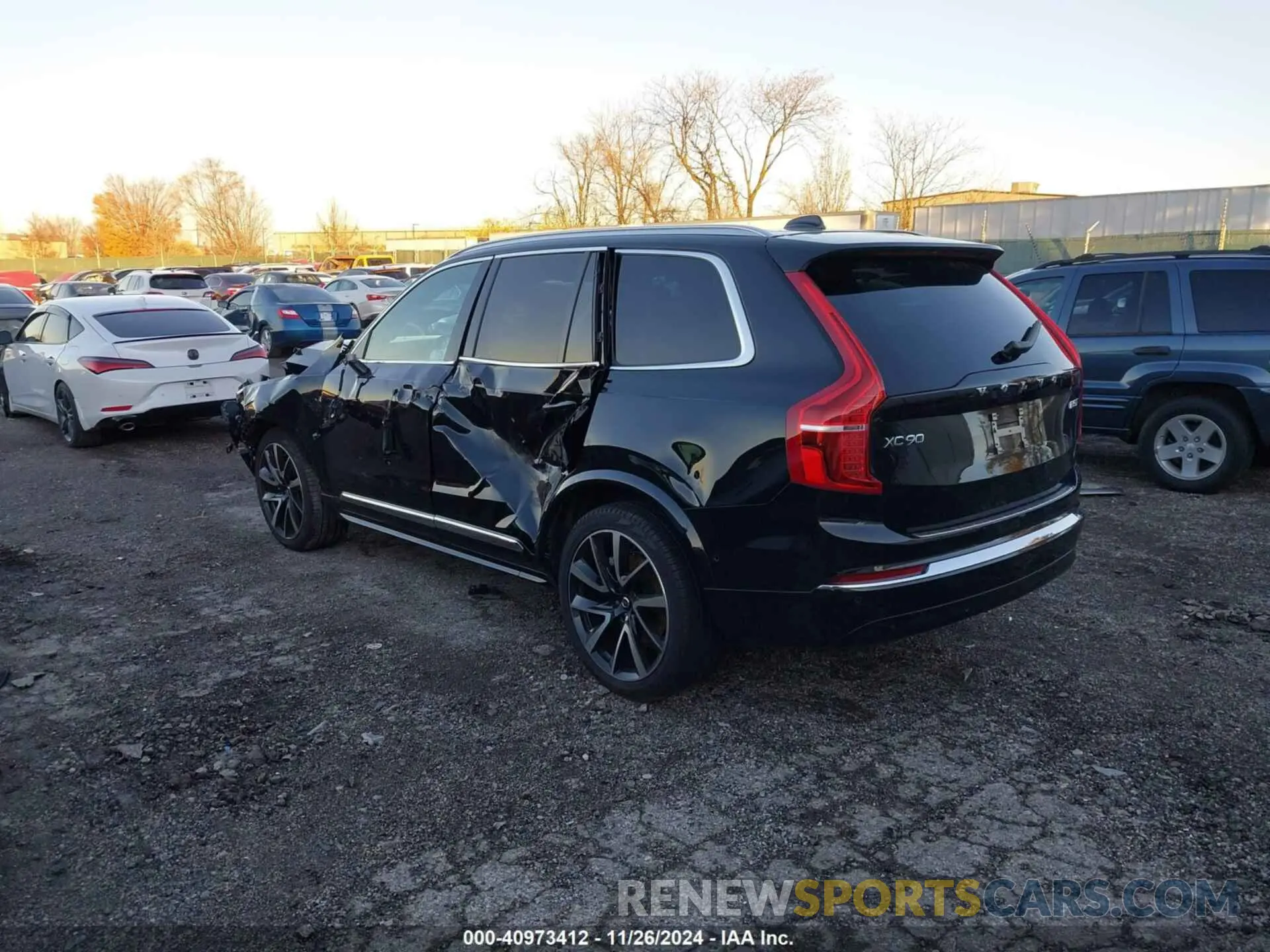 3 fotografías del automóvil dañado YV4L12PE4R1209107 VOLVO XC90 2024