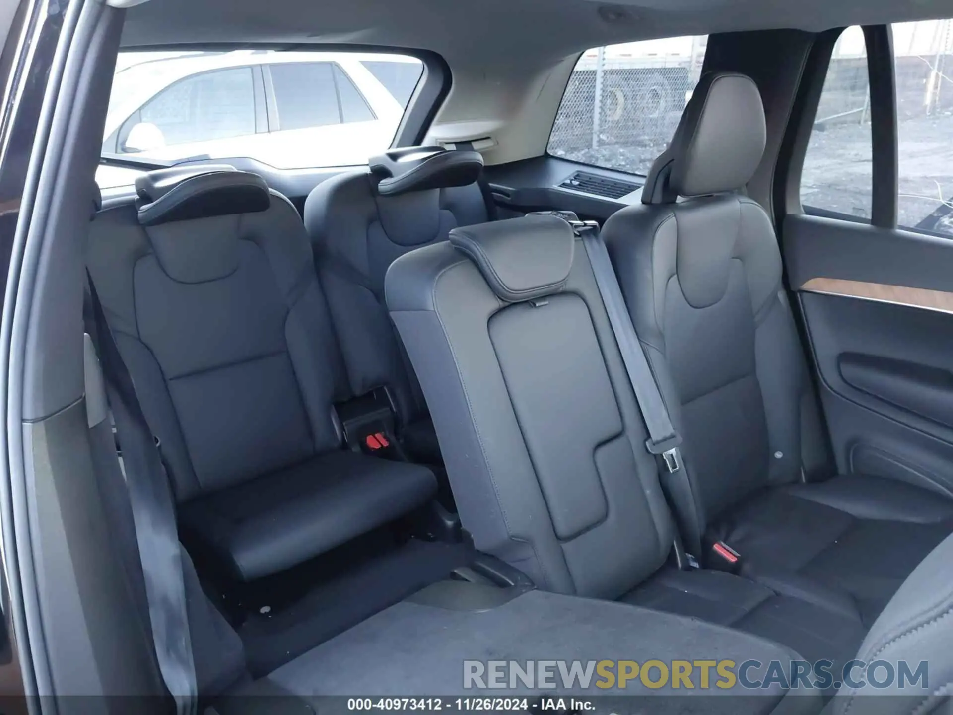8 fotografías del automóvil dañado YV4L12PE4R1209107 VOLVO XC90 2024