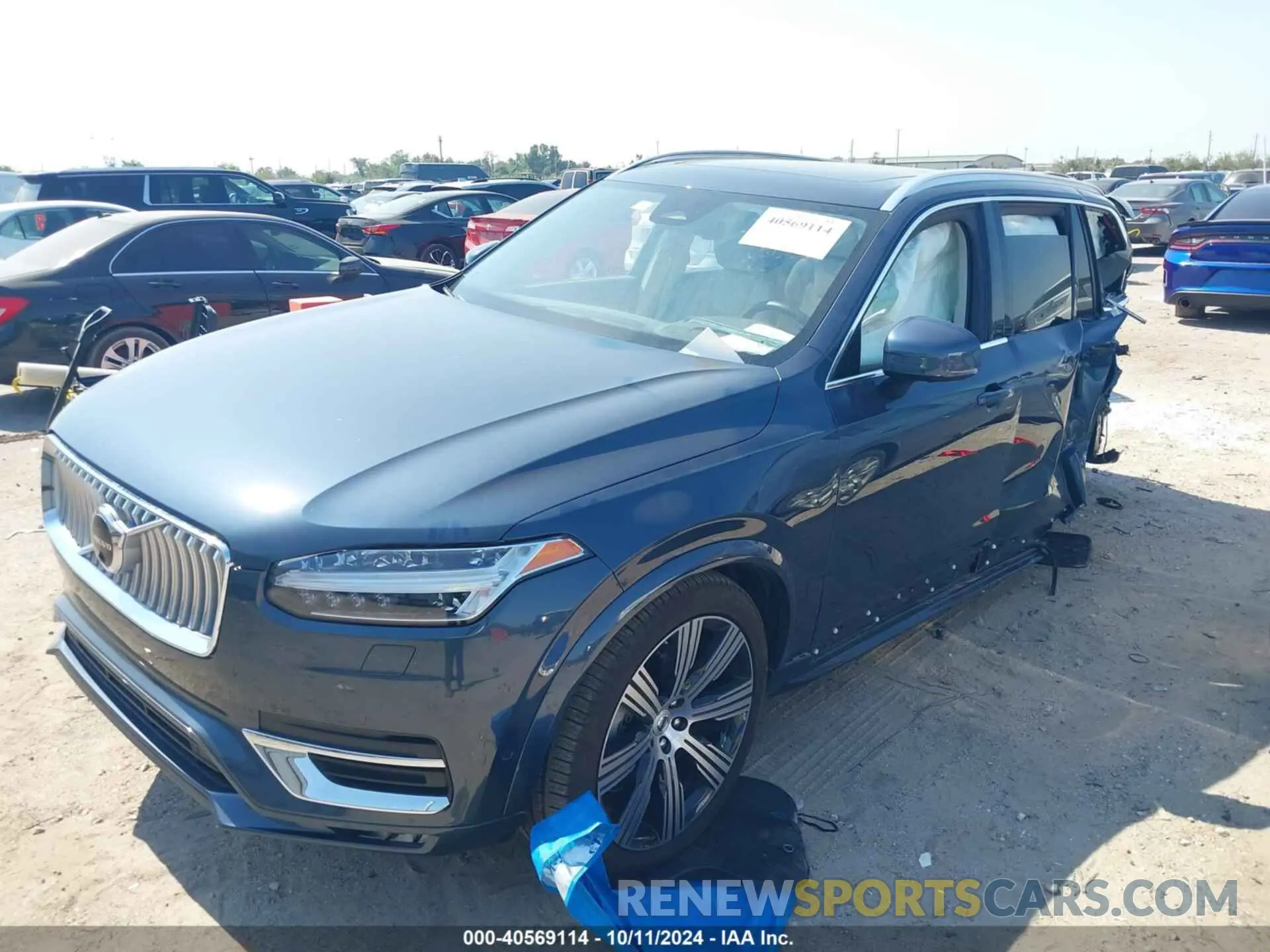 2 fotografías del automóvil dañado YV4L12PE7R1150571 VOLVO XC90 2024