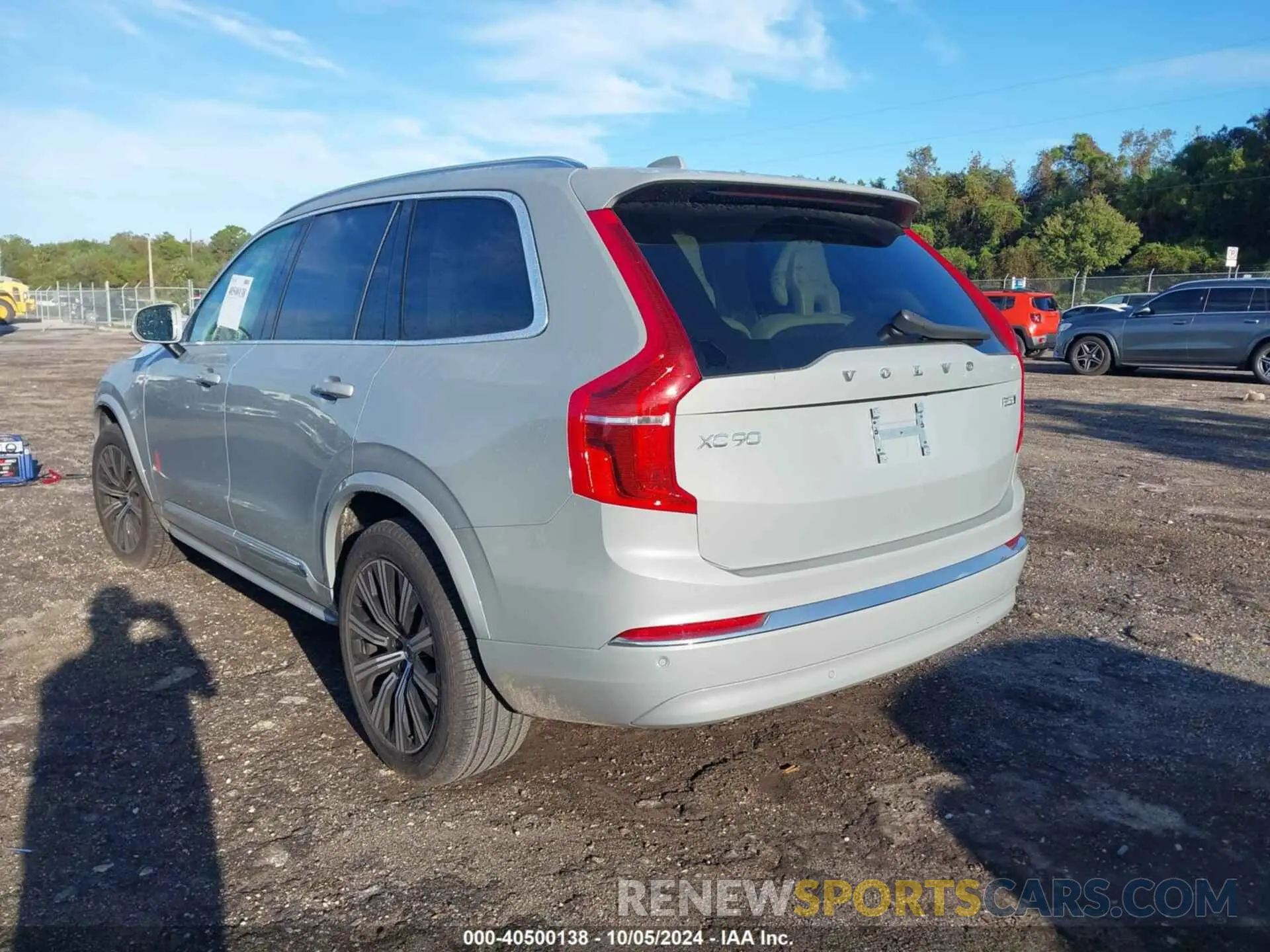 3 fotografías del automóvil dañado YV4L12PK1R1190067 VOLVO XC90 2024