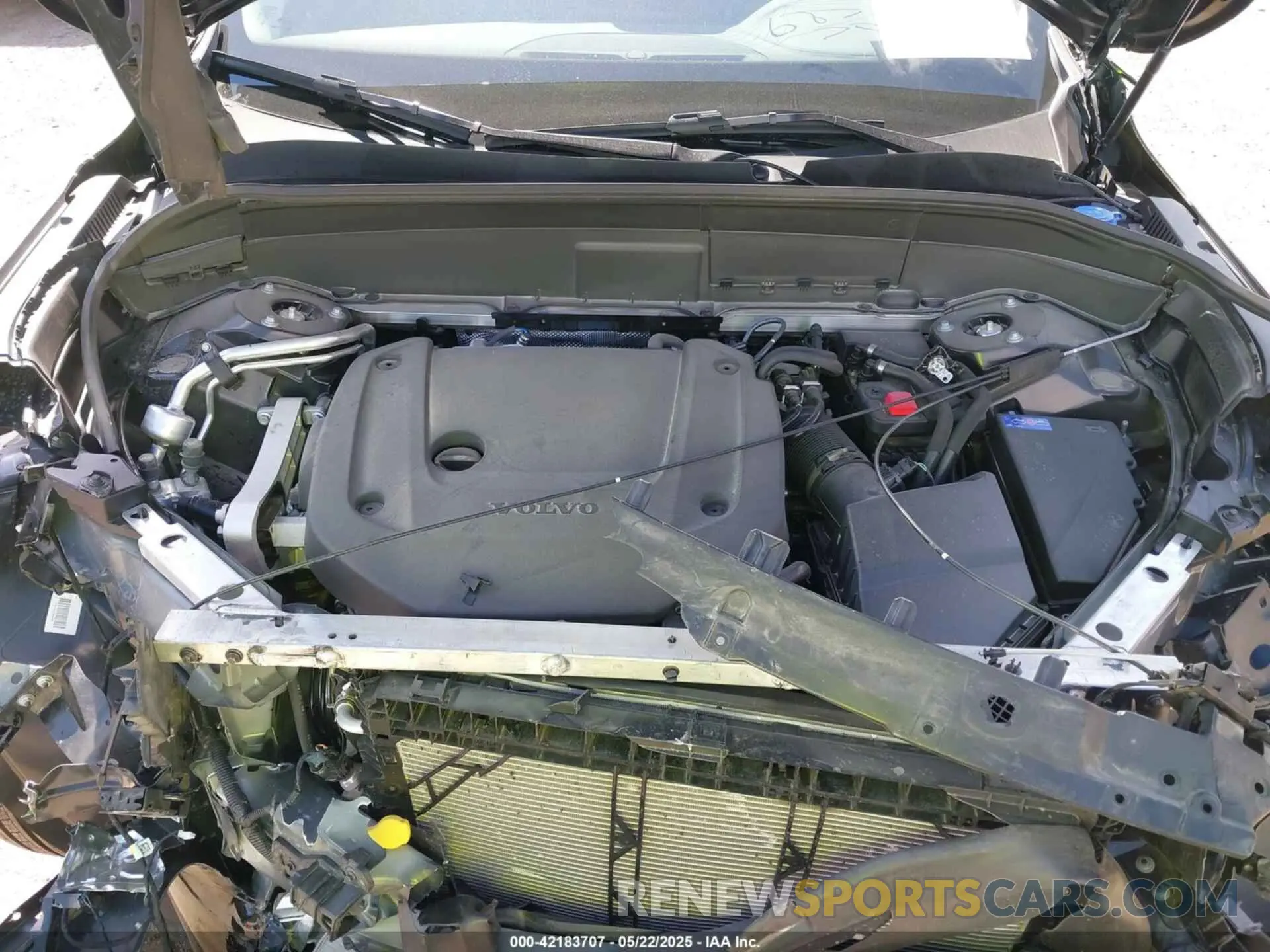 10 fotografías del automóvil dañado YV4062JB6S1373774 VOLVO XC90 2025