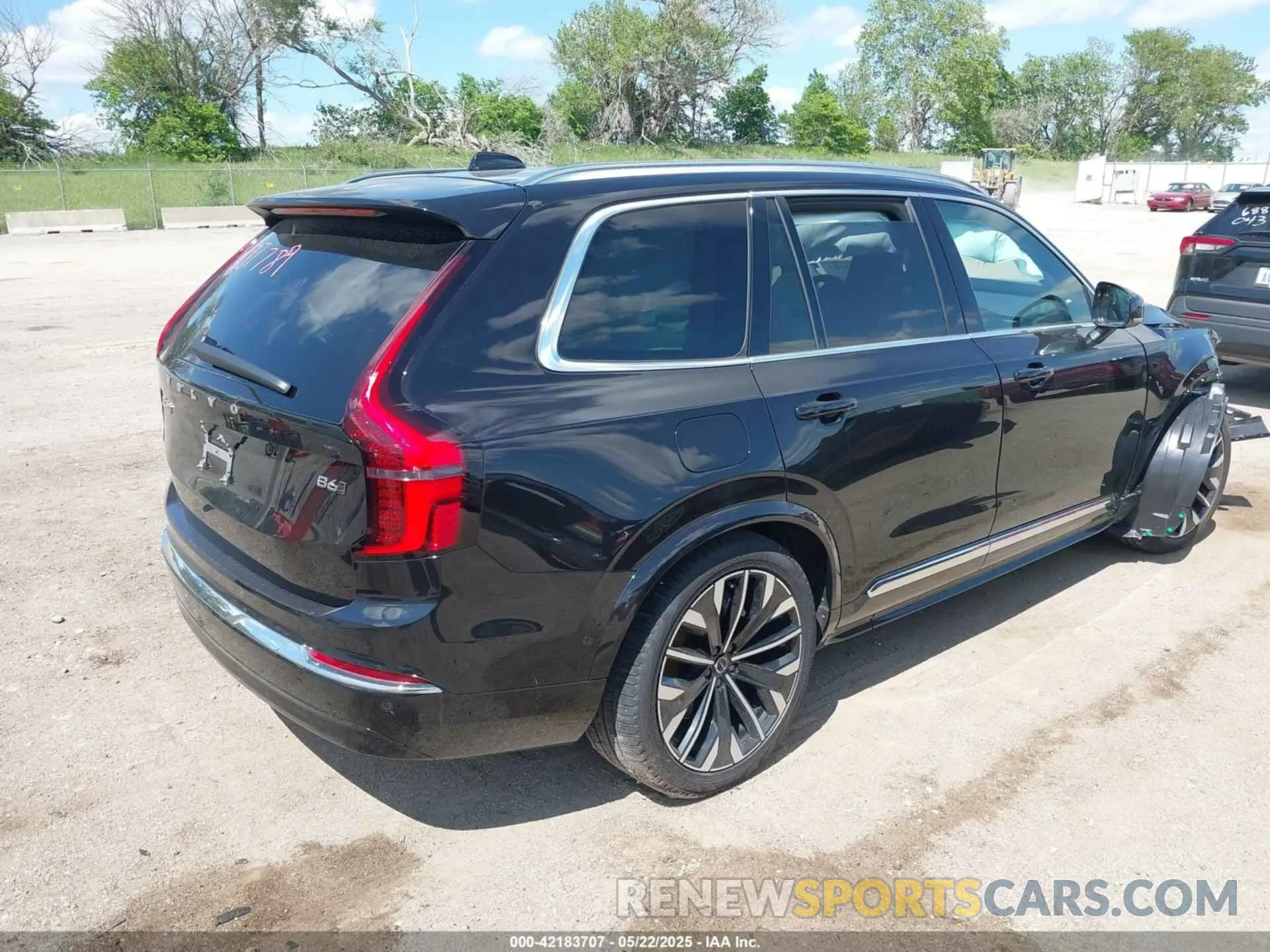 4 fotografías del automóvil dañado YV4062JB6S1373774 VOLVO XC90 2025