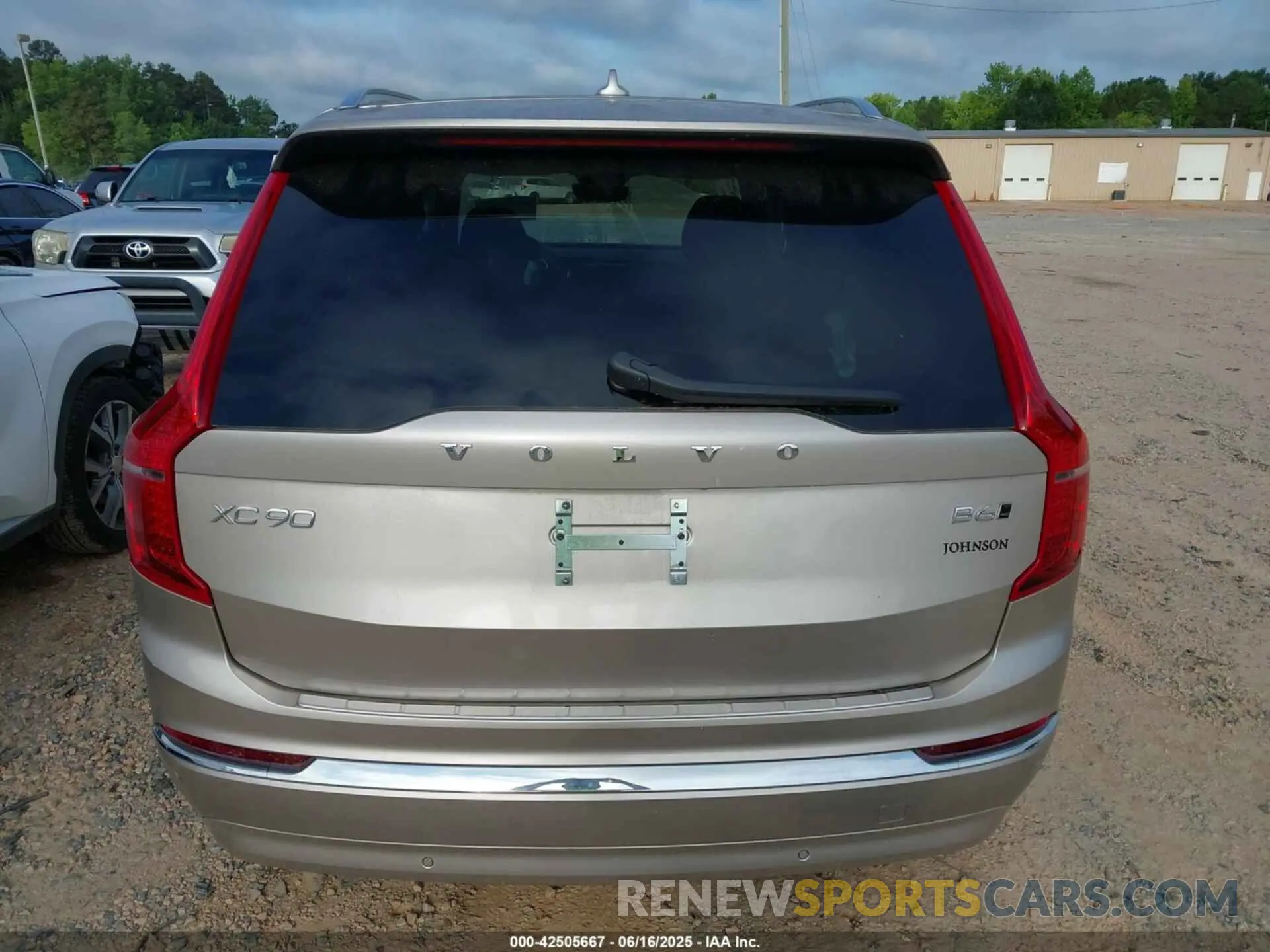 16 fotografías del automóvil dañado YV4062PE0S1299396 VOLVO XC90 2025