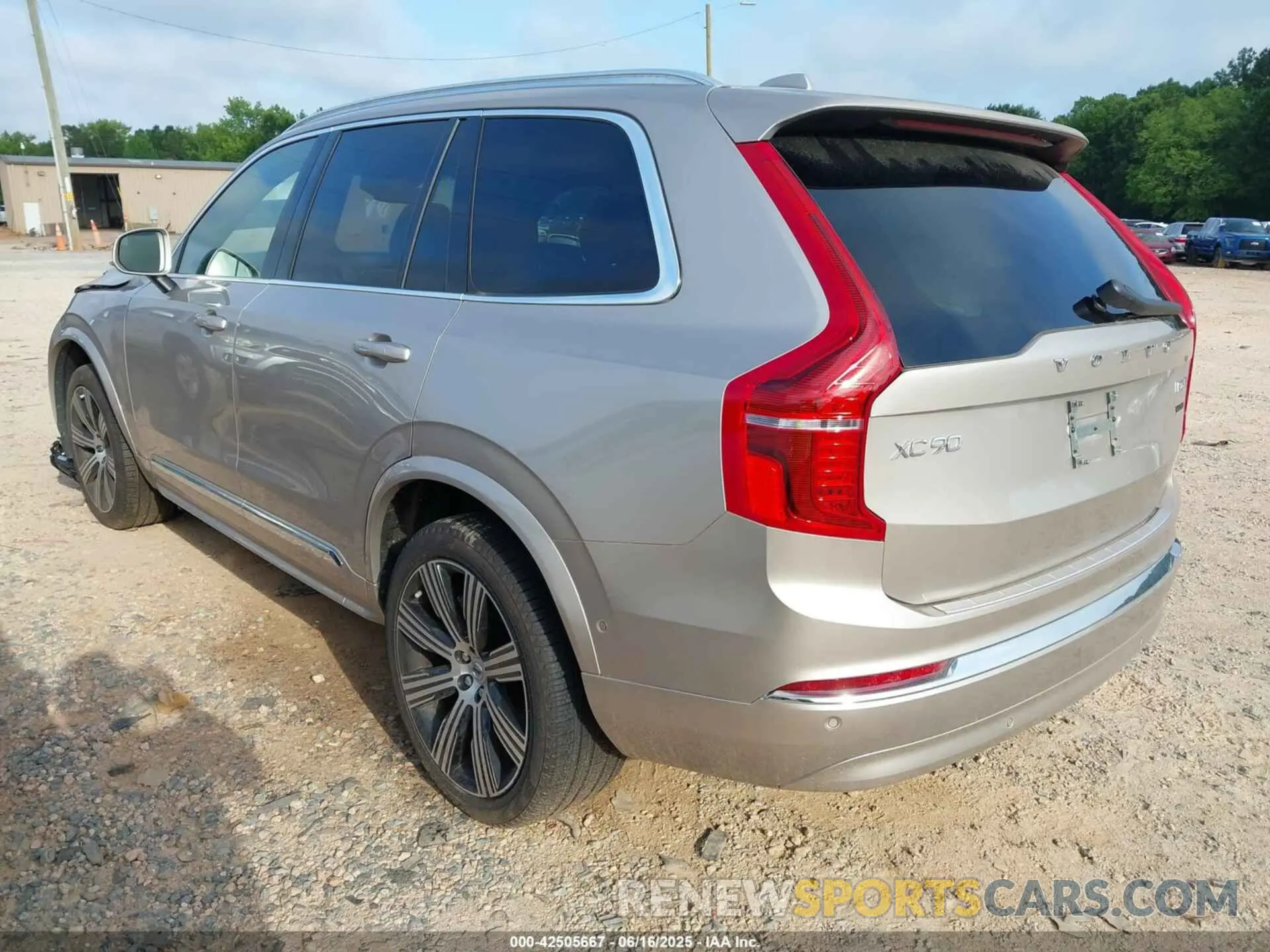 3 fotografías del automóvil dañado YV4062PE0S1299396 VOLVO XC90 2025