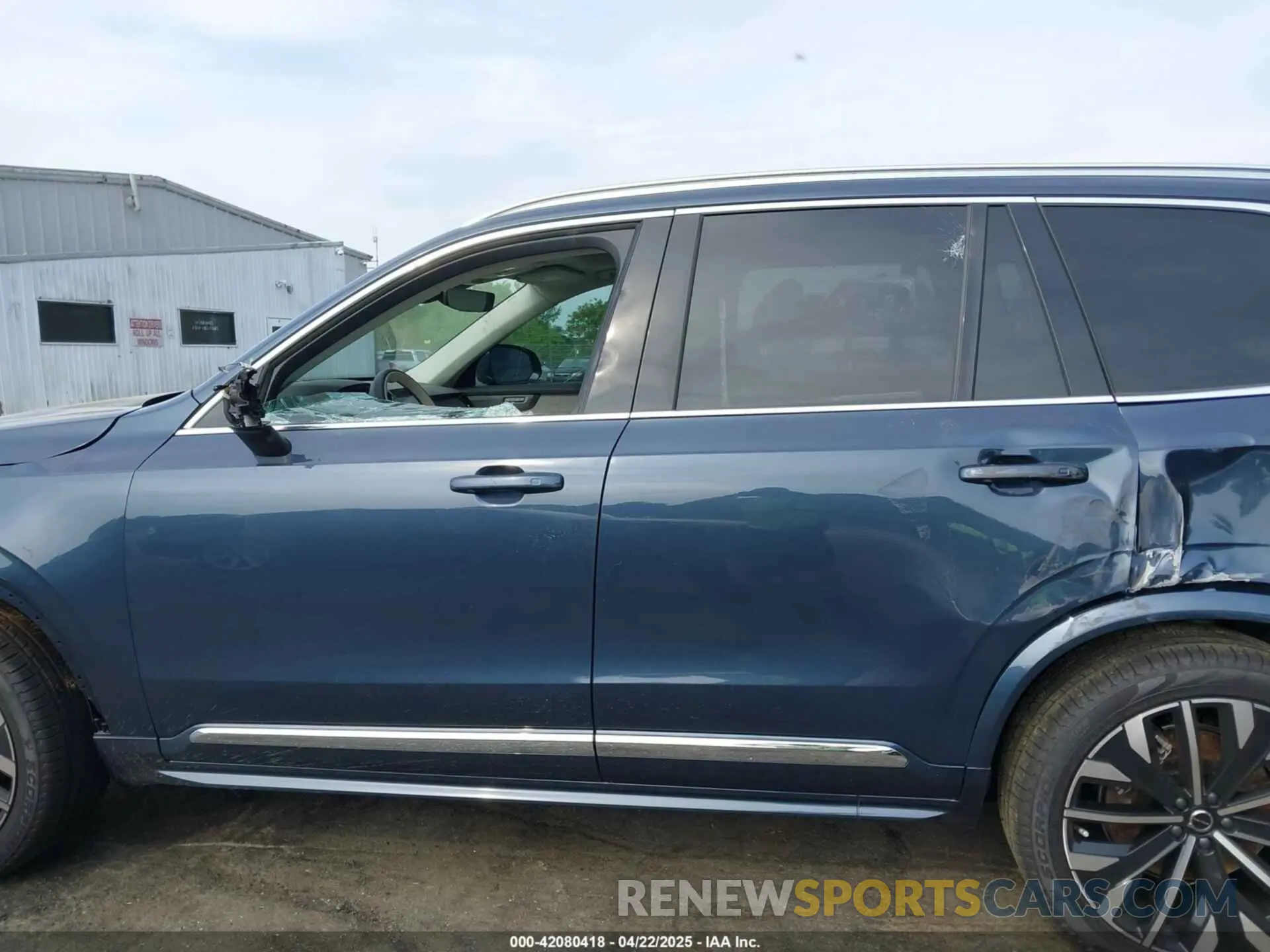 14 fotografías del automóvil dañado YV4062PG4S1349248 VOLVO XC90 2025