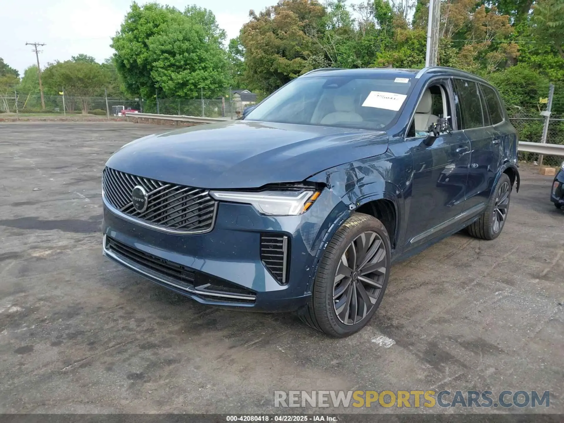 2 fotografías del automóvil dañado YV4062PG4S1349248 VOLVO XC90 2025