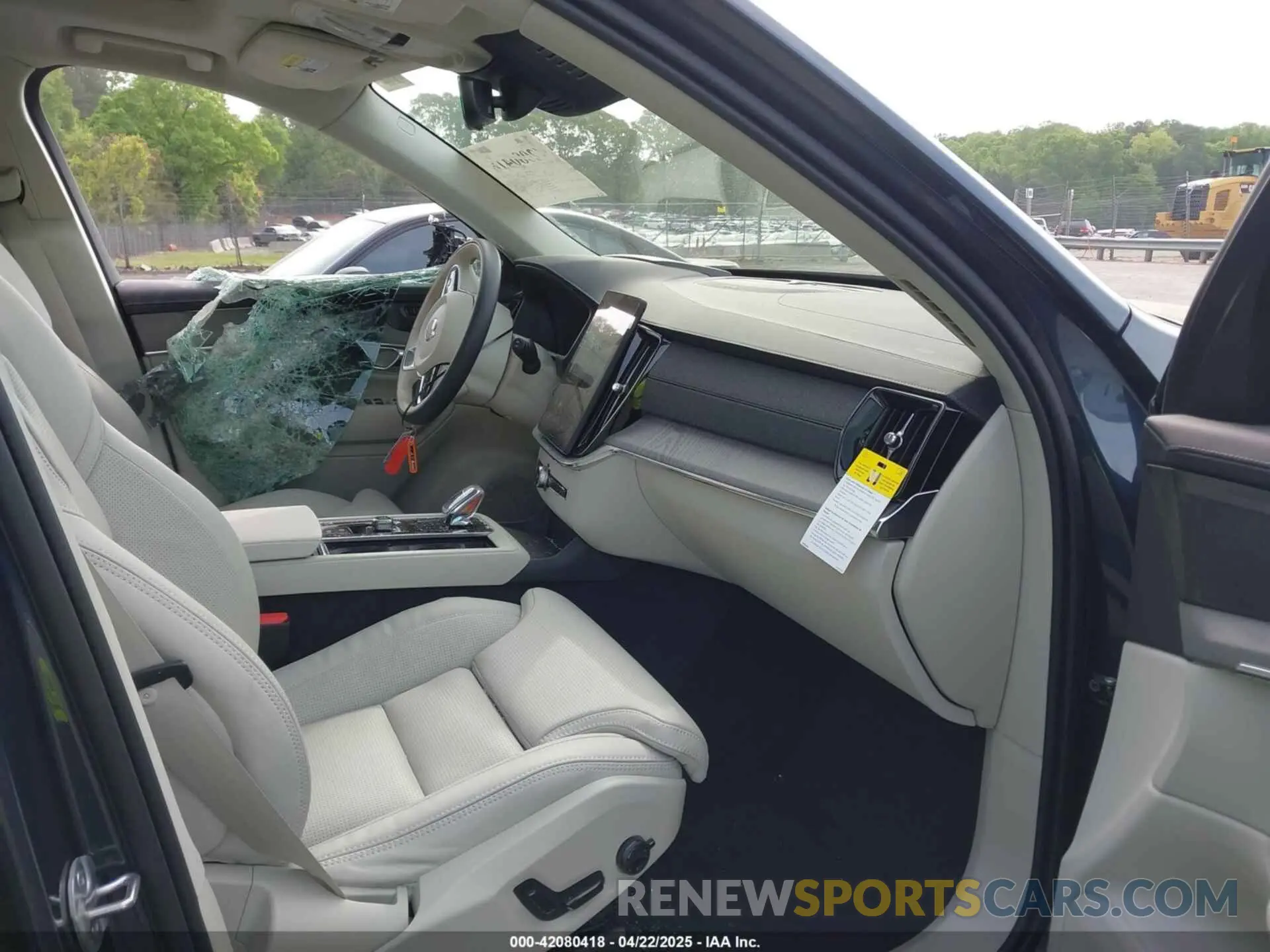 5 fotografías del automóvil dañado YV4062PG4S1349248 VOLVO XC90 2025