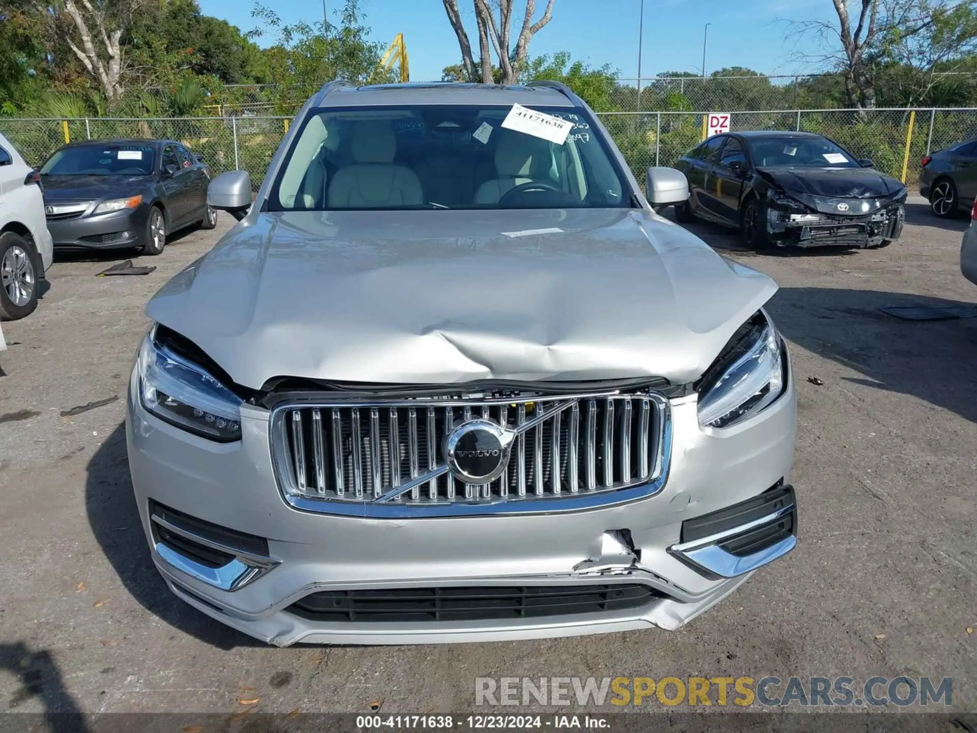 12 fotografías del automóvil dañado YV4M12PJ9S1306097 VOLVO XC90 2025