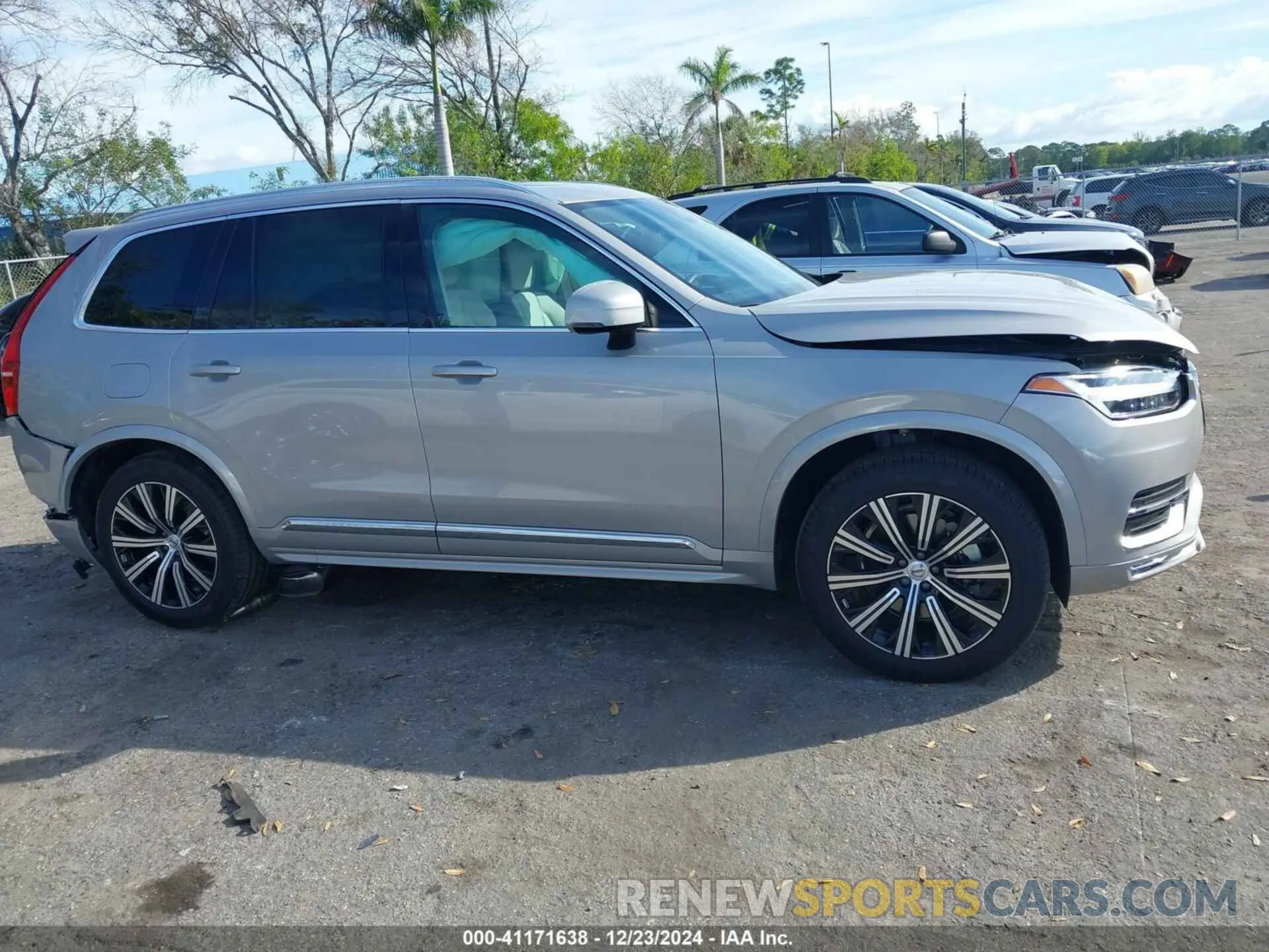 13 fotografías del automóvil dañado YV4M12PJ9S1306097 VOLVO XC90 2025