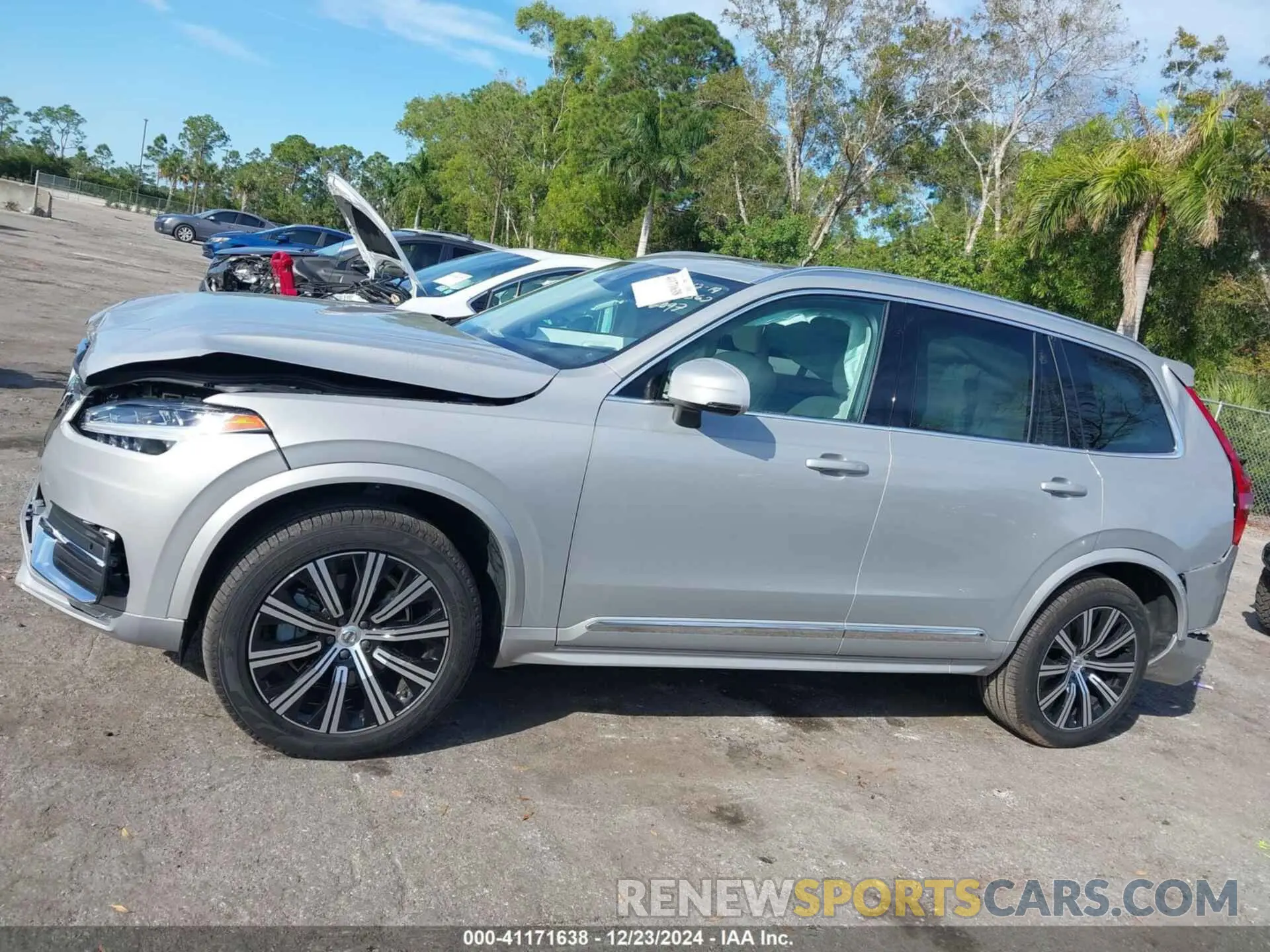 14 fotografías del automóvil dañado YV4M12PJ9S1306097 VOLVO XC90 2025