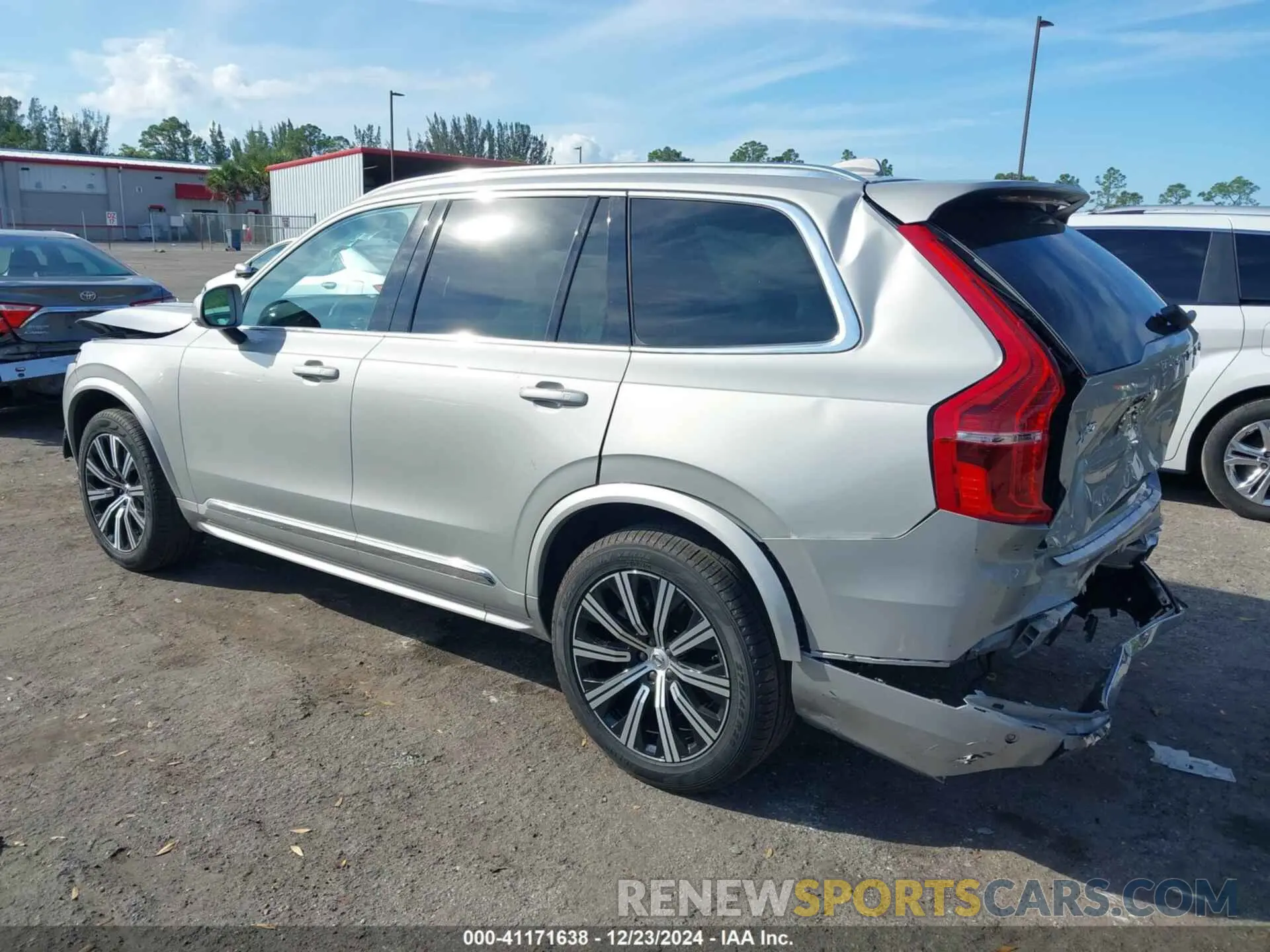 3 fotografías del automóvil dañado YV4M12PJ9S1306097 VOLVO XC90 2025