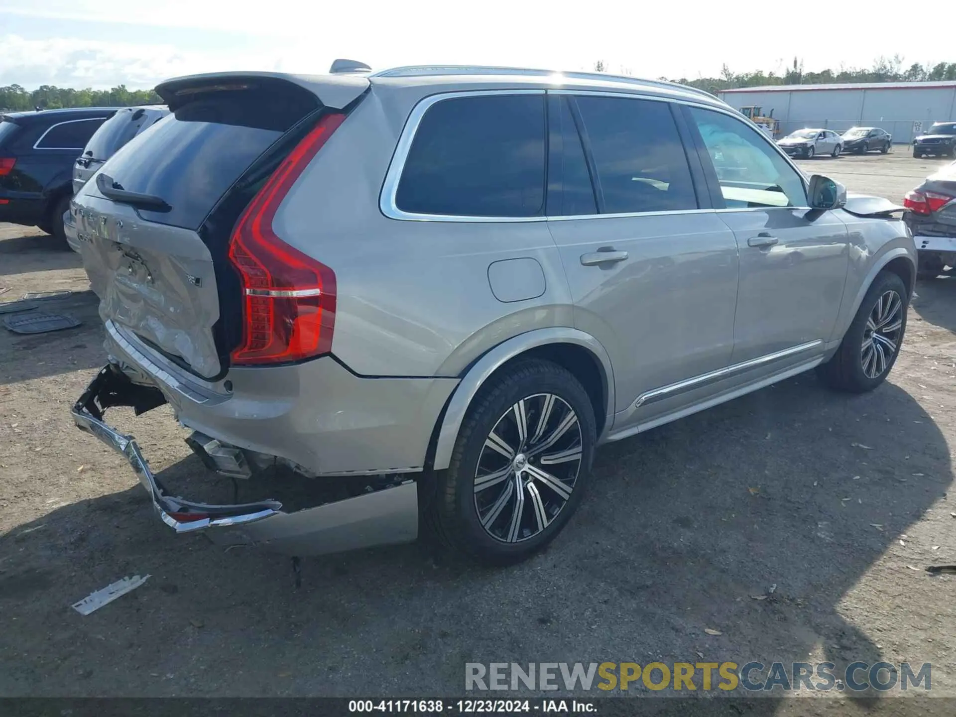 4 fotografías del automóvil dañado YV4M12PJ9S1306097 VOLVO XC90 2025