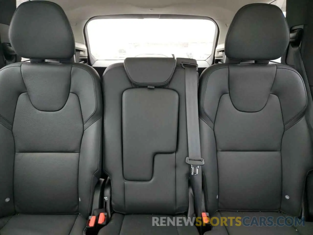 10 fotografías del automóvil dañado YV4062PV6P1986857 VOLVO XC90 CORE 2023