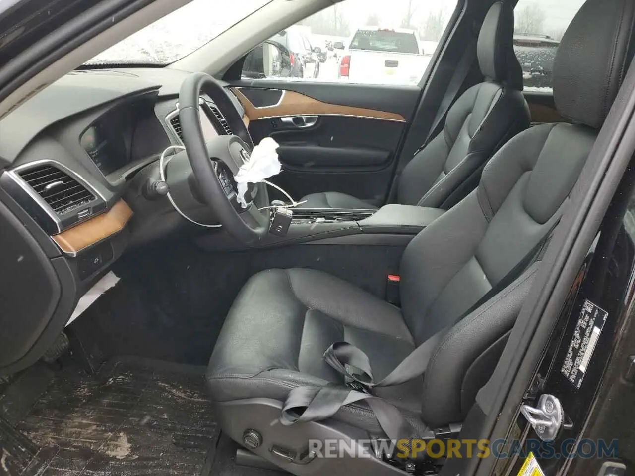 7 fotografías del automóvil dañado YV4062PV6P1986857 VOLVO XC90 CORE 2023