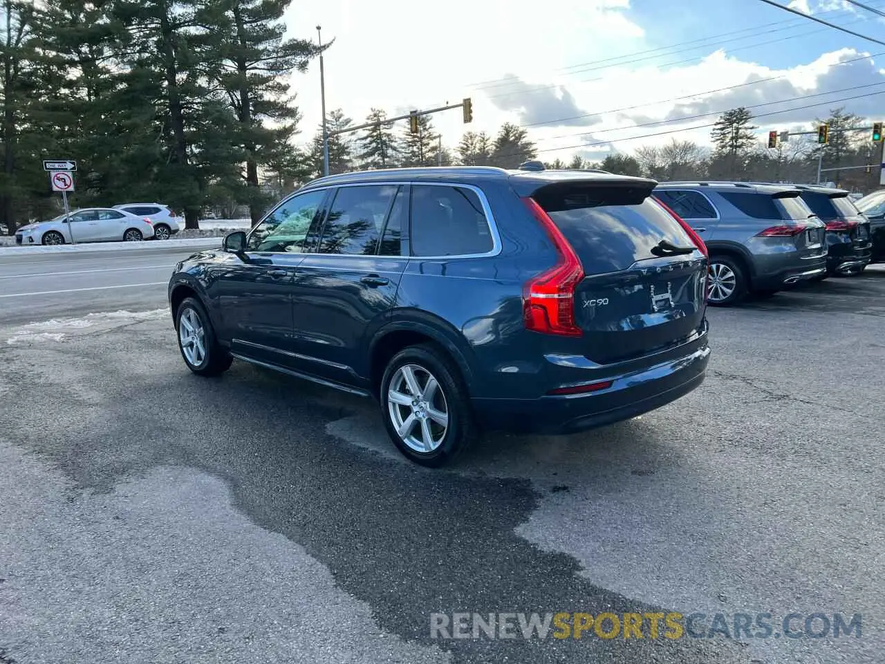 3 fotografías del automóvil dañado YV4L12PV0P1948505 VOLVO XC90 CORE 2023