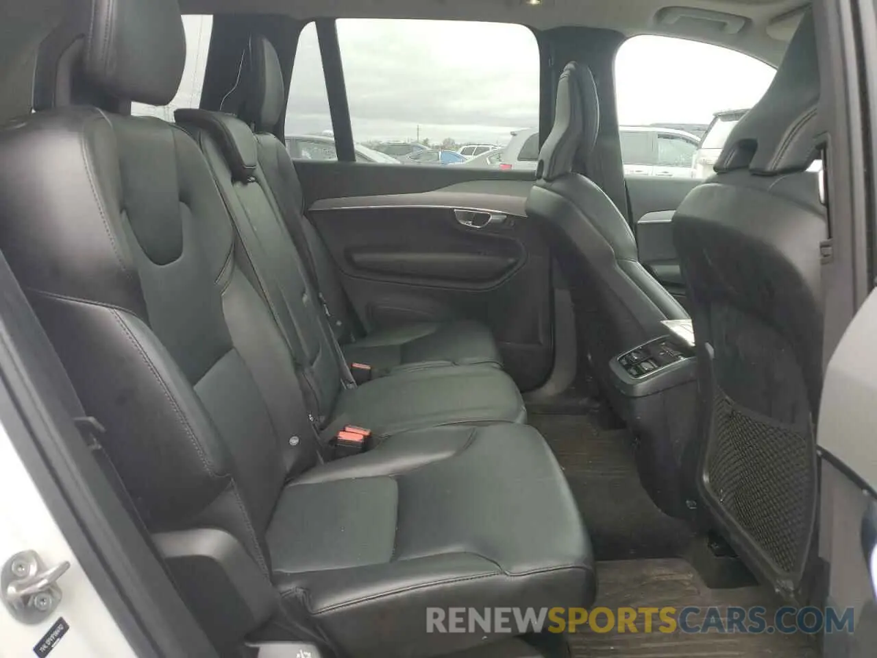 11 fotografías del automóvil dañado YV4L12PV1P1964762 VOLVO XC90 CORE 2023