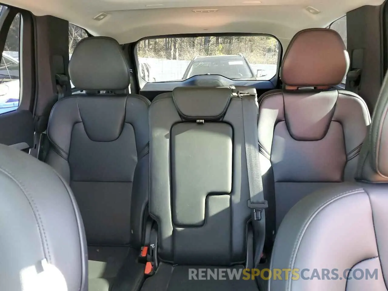 10 fotografías del automóvil dañado YV4L12PV7P1904548 VOLVO XC90 CORE 2023