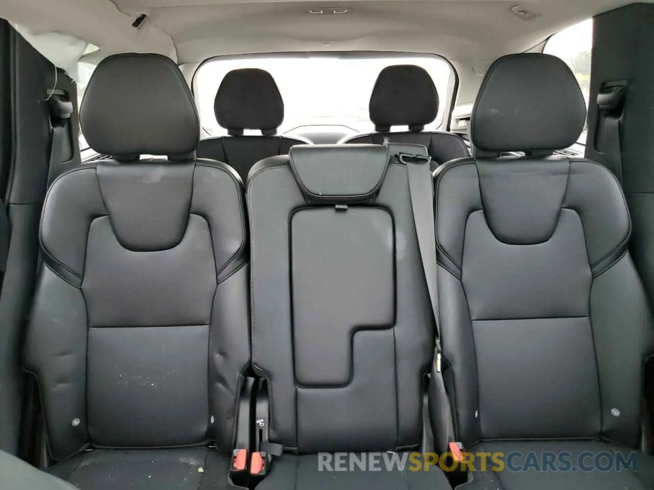10 fotografías del automóvil dañado YV4L12PK0R1154600 VOLVO XC90 CORE 2024