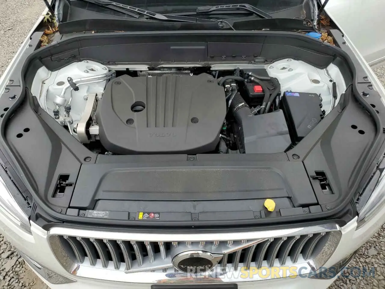 12 fotografías del automóvil dañado YV4L12PK0R1154600 VOLVO XC90 CORE 2024