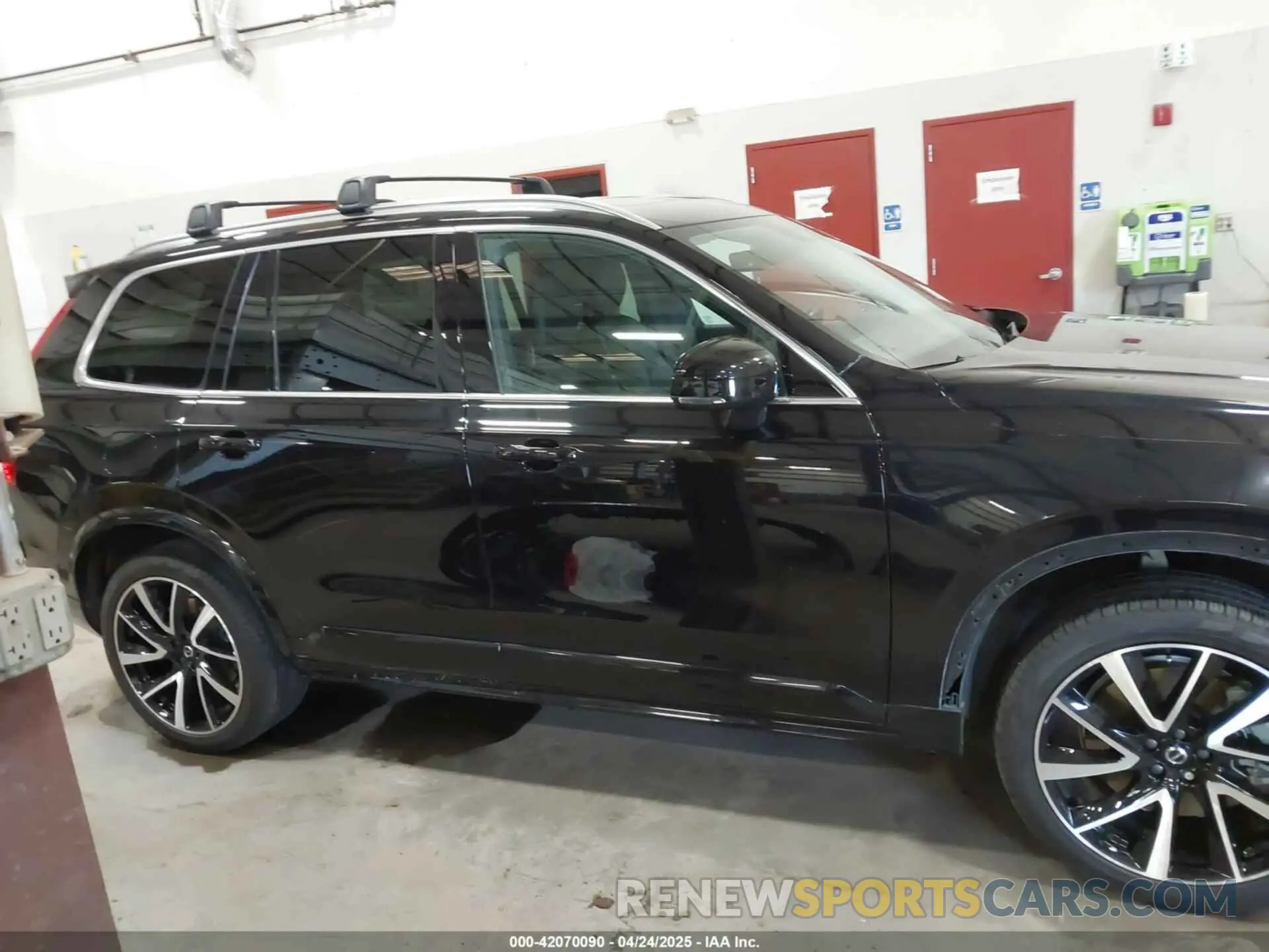 14 fotografías del automóvil dañado YV4BR00K9L1594955 VOLVO XC90 HYBRID 2020