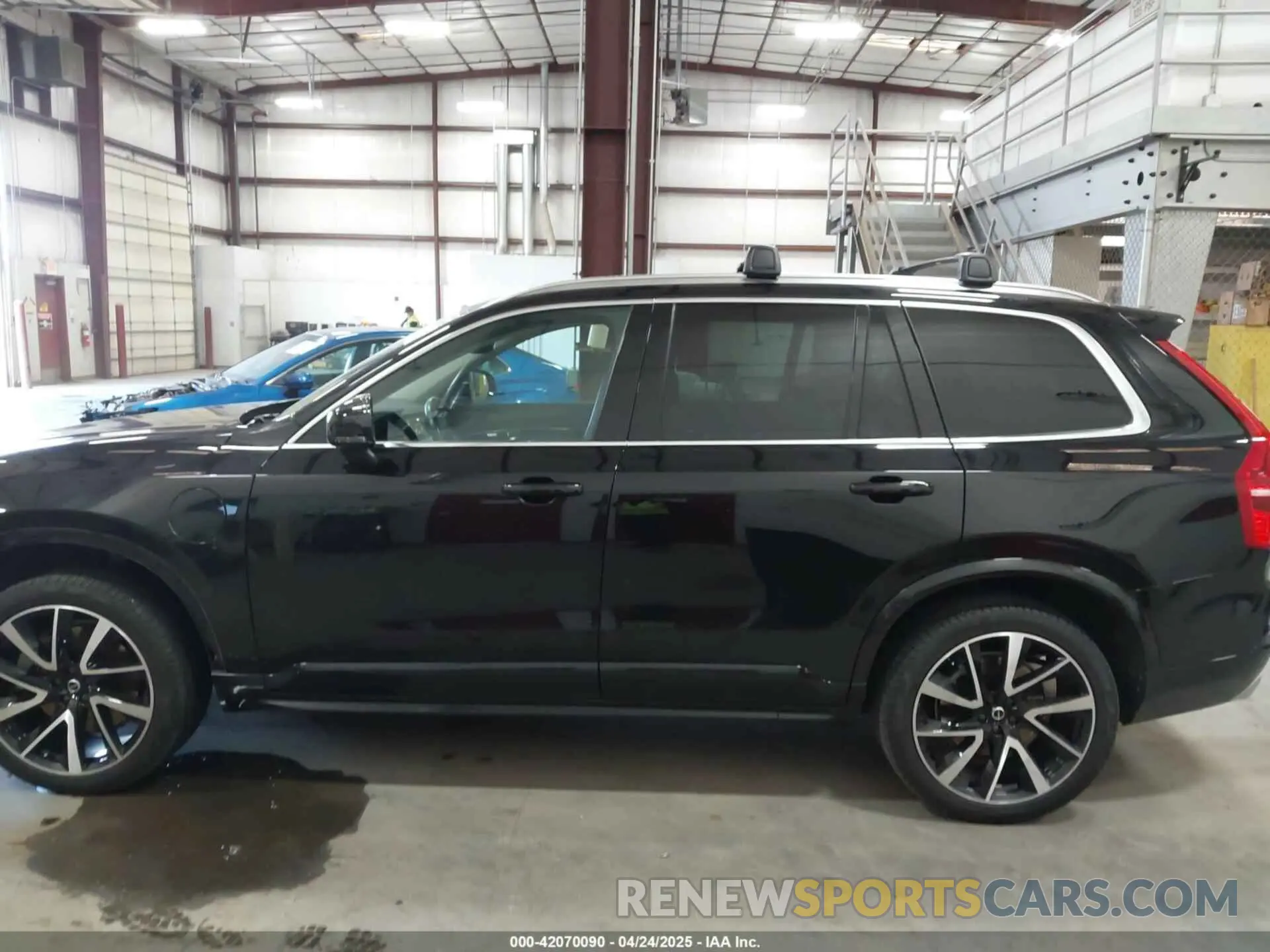 15 fotografías del automóvil dañado YV4BR00K9L1594955 VOLVO XC90 HYBRID 2020
