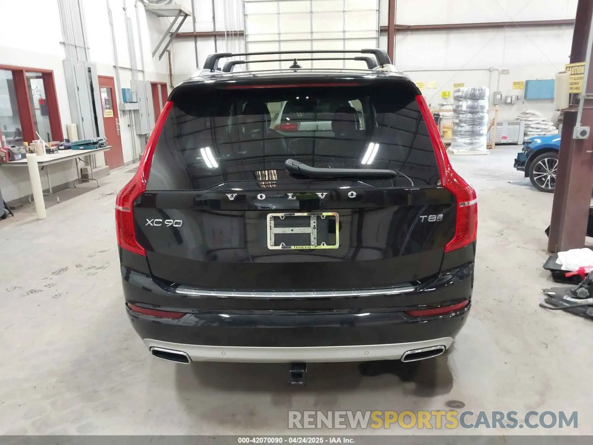 17 fotografías del automóvil dañado YV4BR00K9L1594955 VOLVO XC90 HYBRID 2020