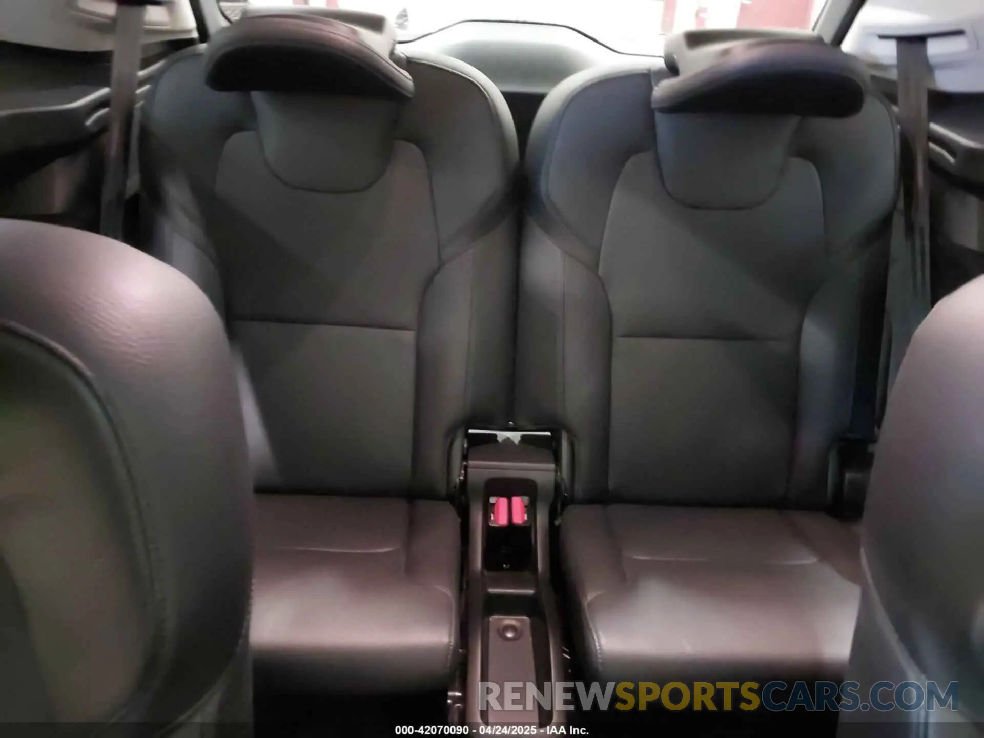 18 fotografías del automóvil dañado YV4BR00K9L1594955 VOLVO XC90 HYBRID 2020