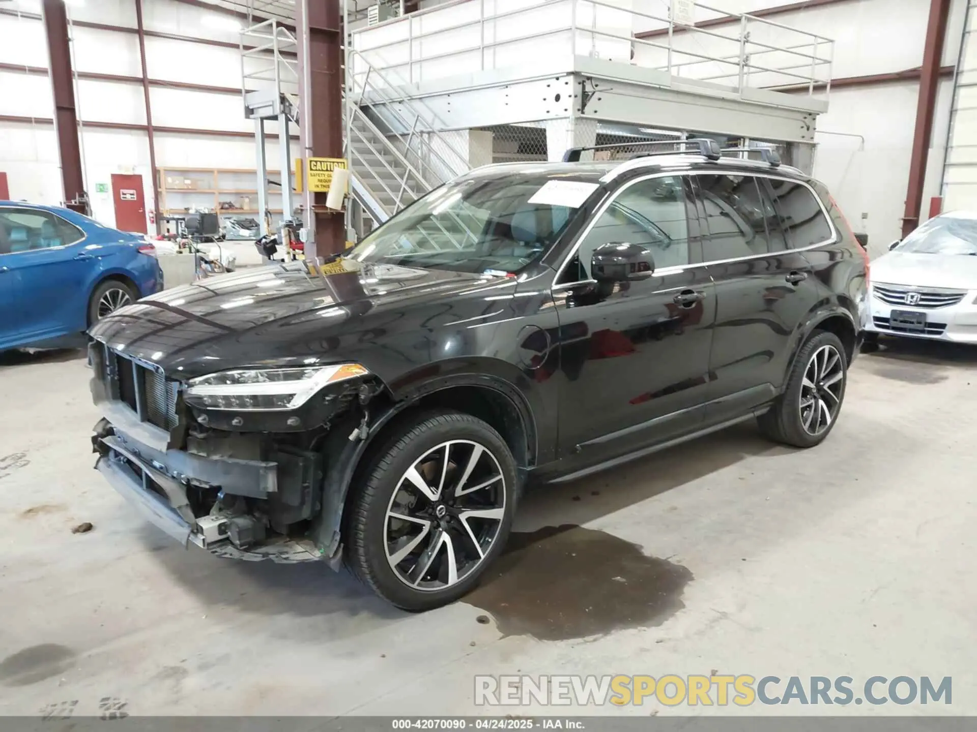 2 fotografías del automóvil dañado YV4BR00K9L1594955 VOLVO XC90 HYBRID 2020